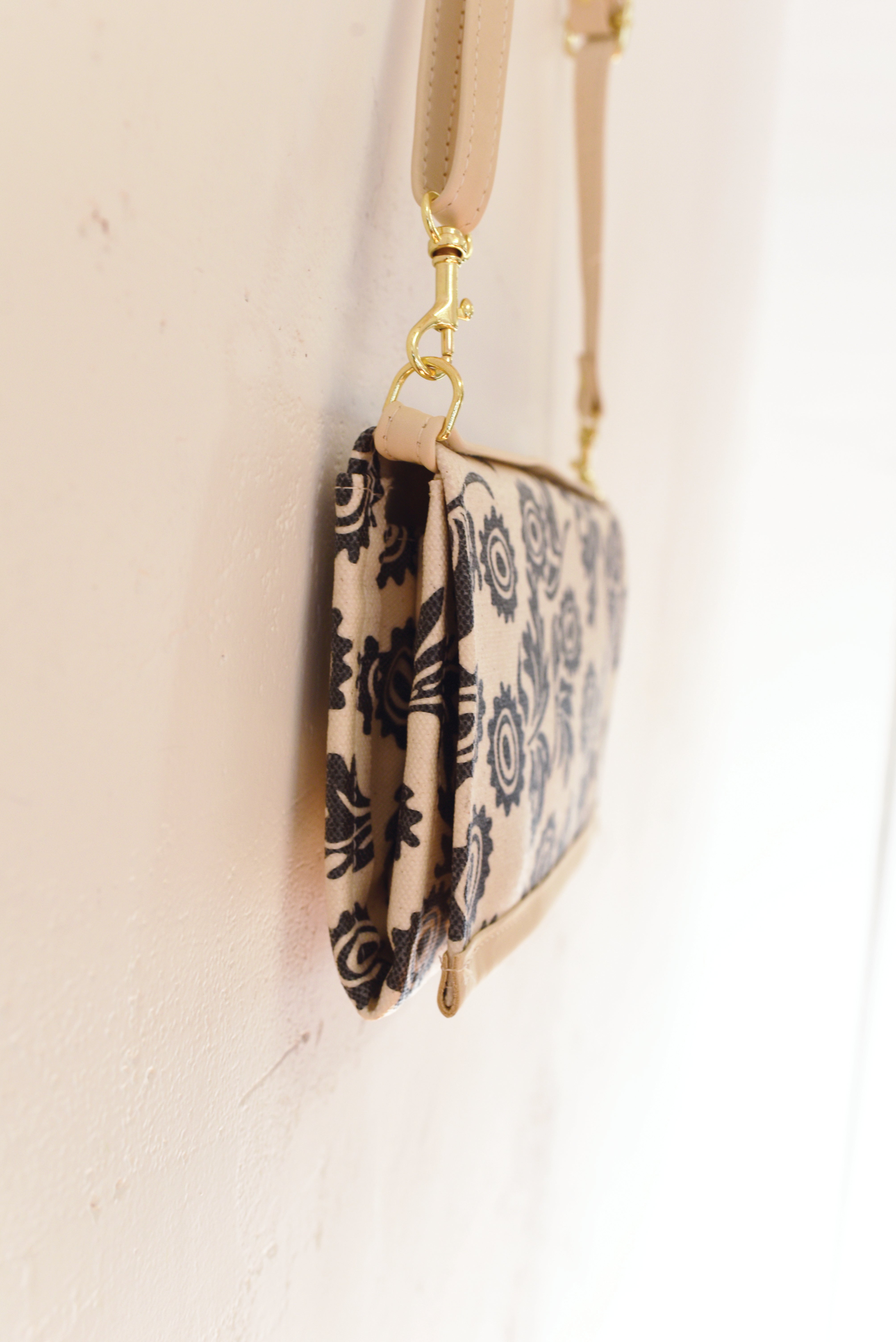 THE ARYANA WALLFLOWER PRINT