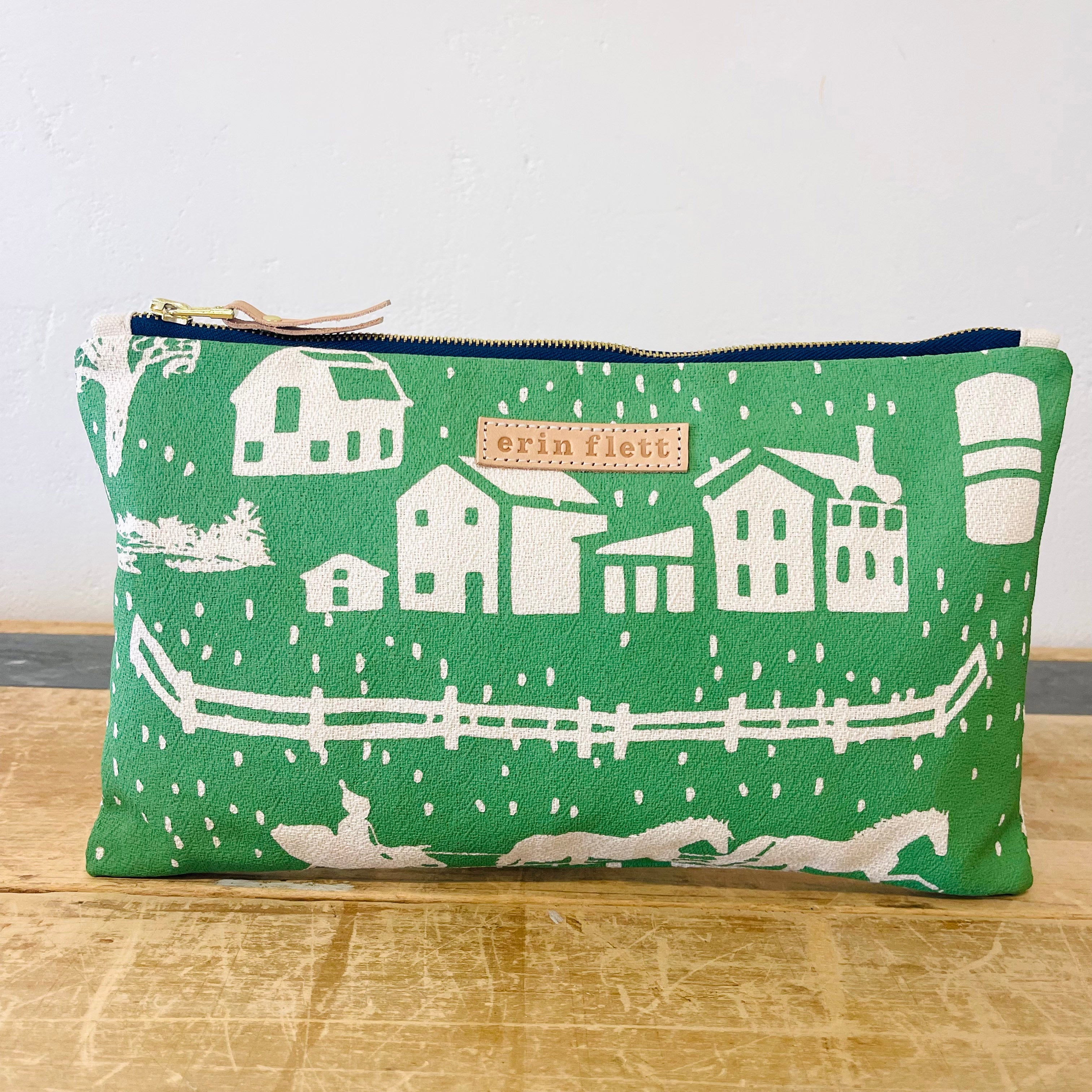 FARMHOUSE TOILE WINTER CLUTCH