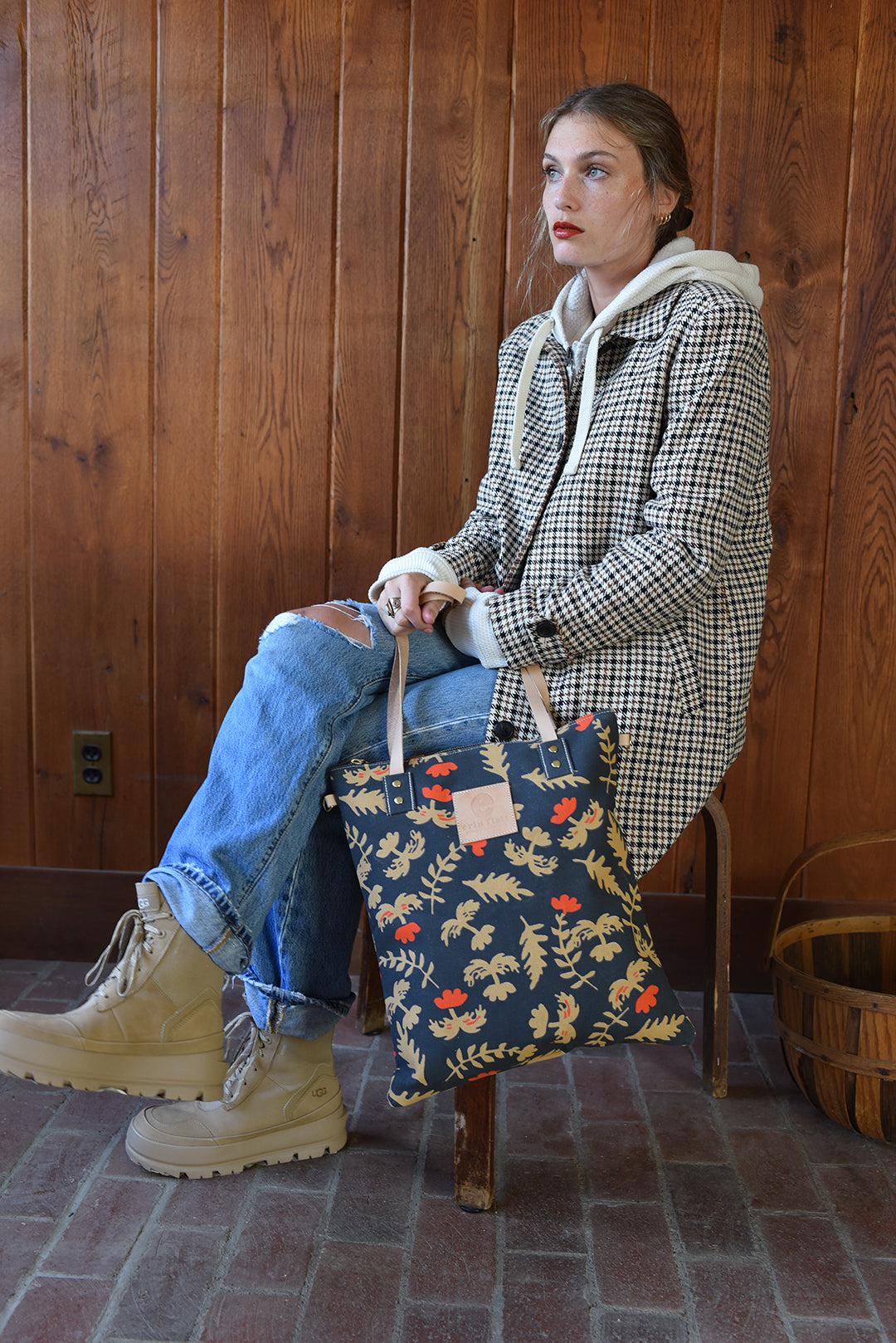 Oak Rose Mod Tote