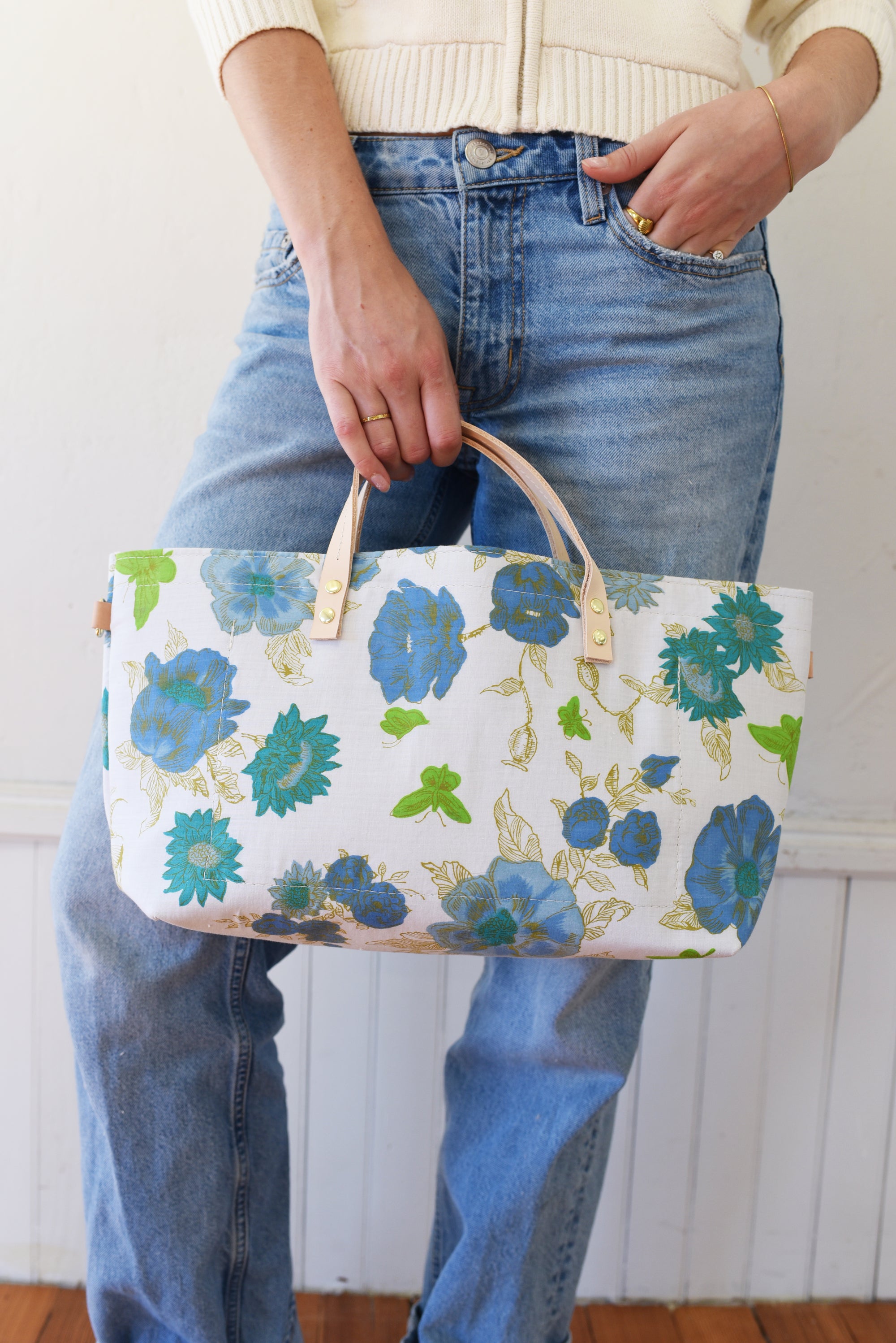 Beautiful Large Vintage Floral Satchel Tote Bag - No zip + Coordinating Plaid Print inside