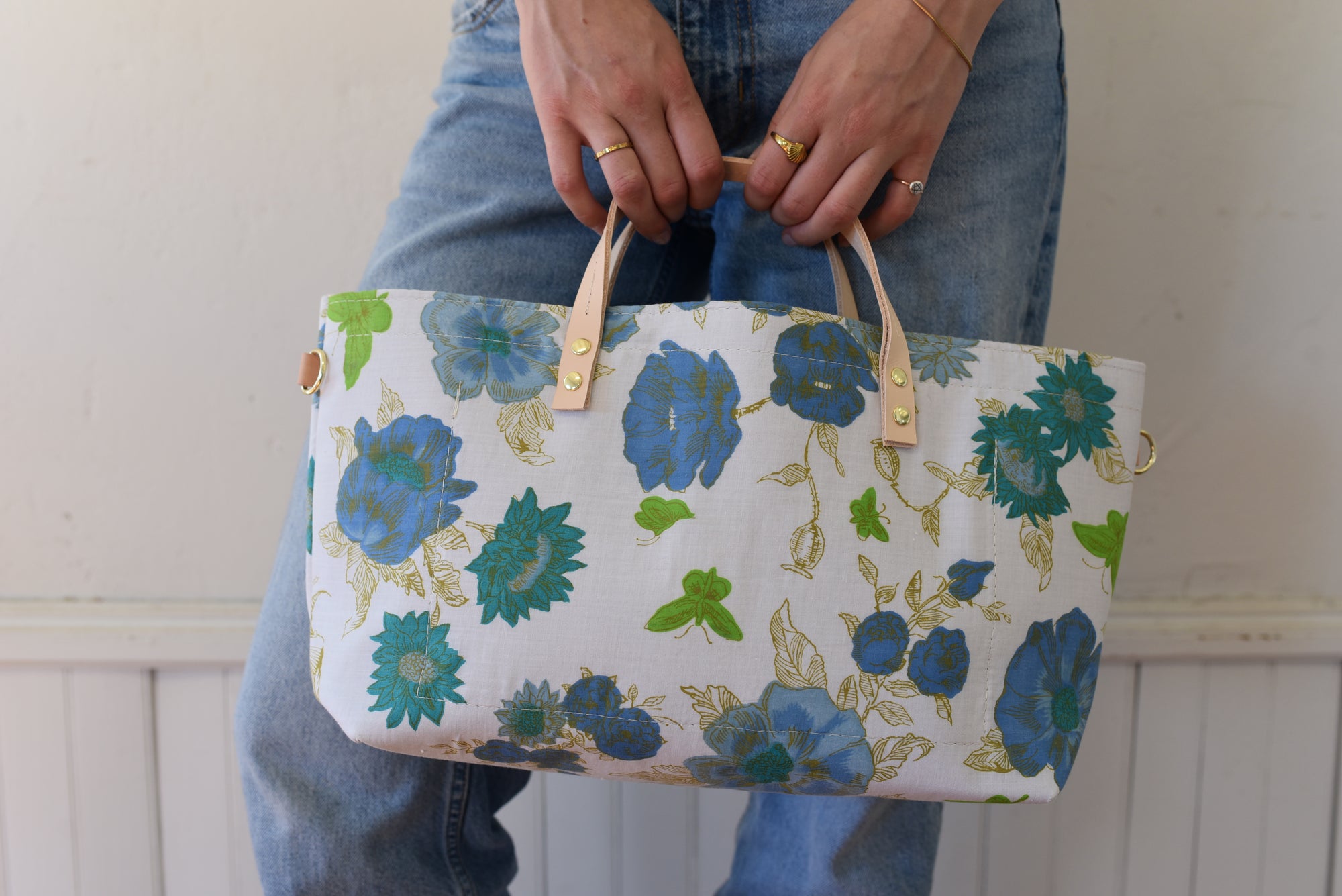 Beautiful Large Vintage Floral Satchel Tote Bag - No zip + Coordinating Plaid Print inside