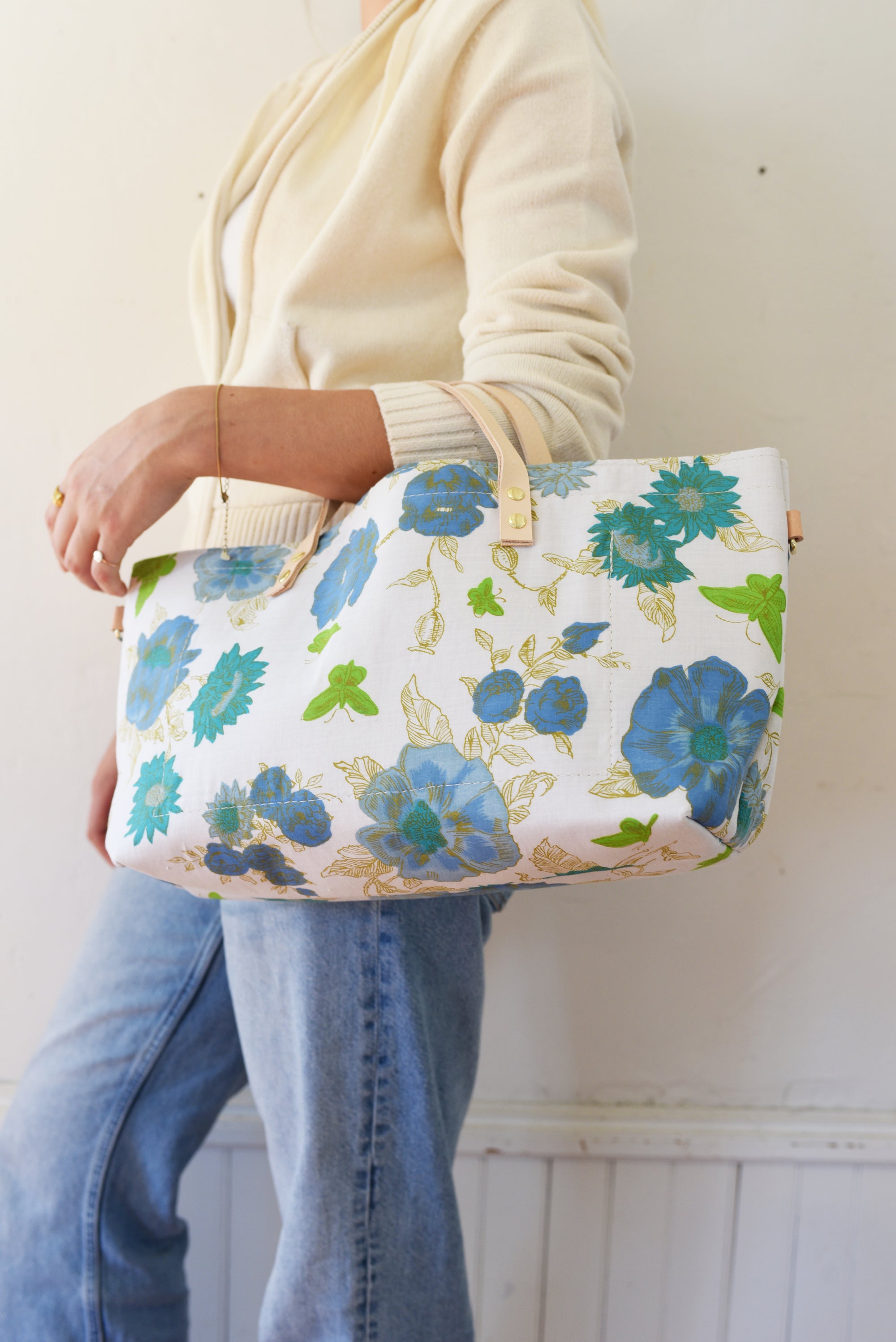 Beautiful Large Vintage Floral Satchel Tote Bag - No zip + Coordinating Plaid Print inside