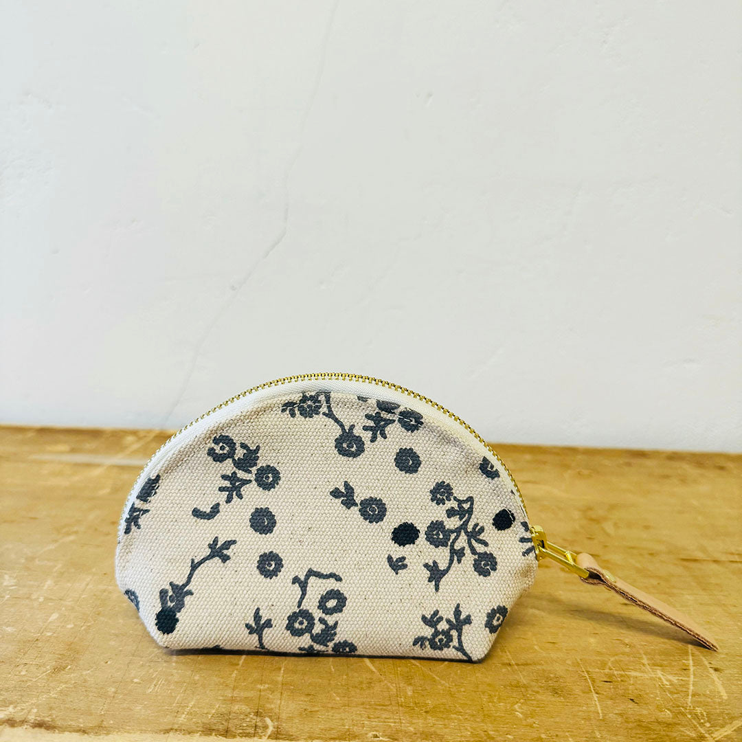 Darlene Clamshell Pouch