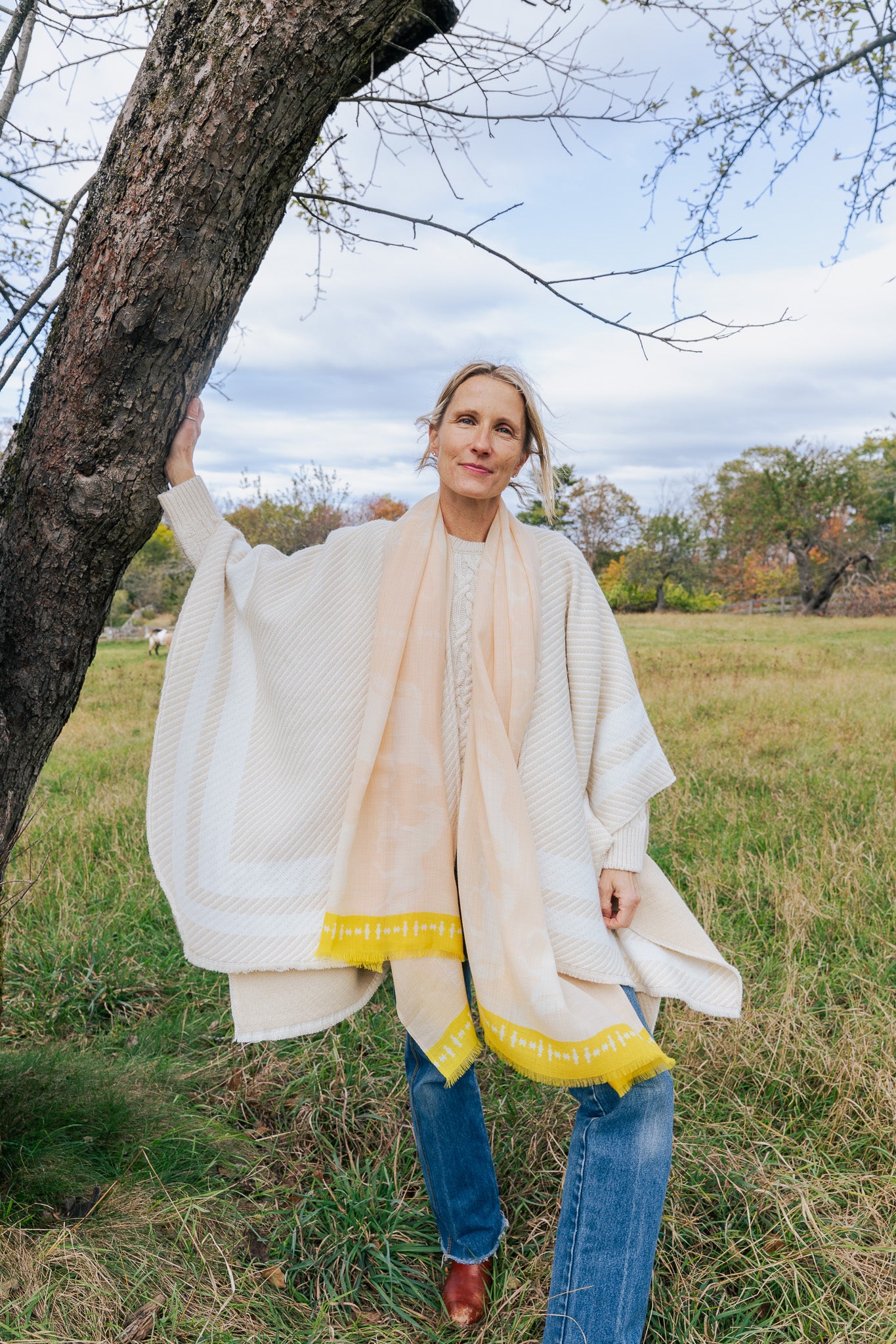 100% WOOL NATURAL LORTON TROTTING SCARF + GIFT BOX