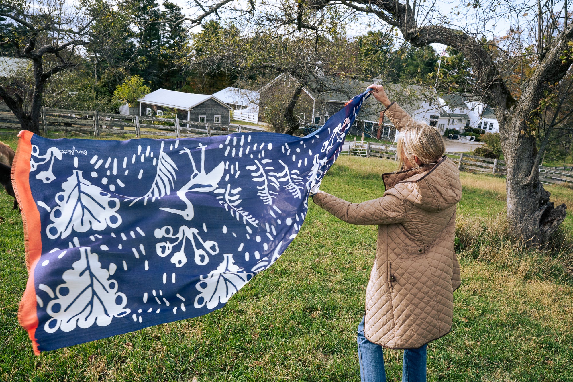 100% WOOL NAVY + RED CRANE SCARF + GIFT BOX