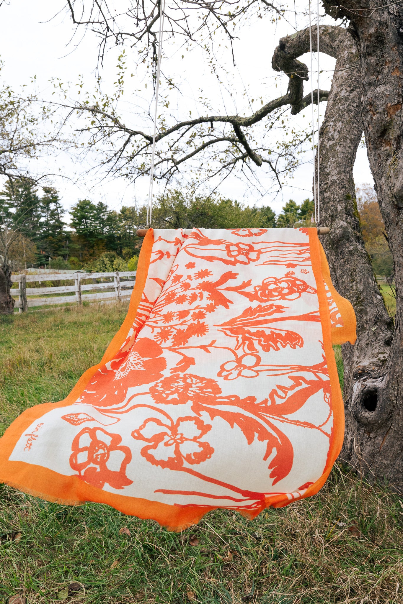 100% WOOL ORANGE FLAGGY MEADOW SCARF + GIFT BOX