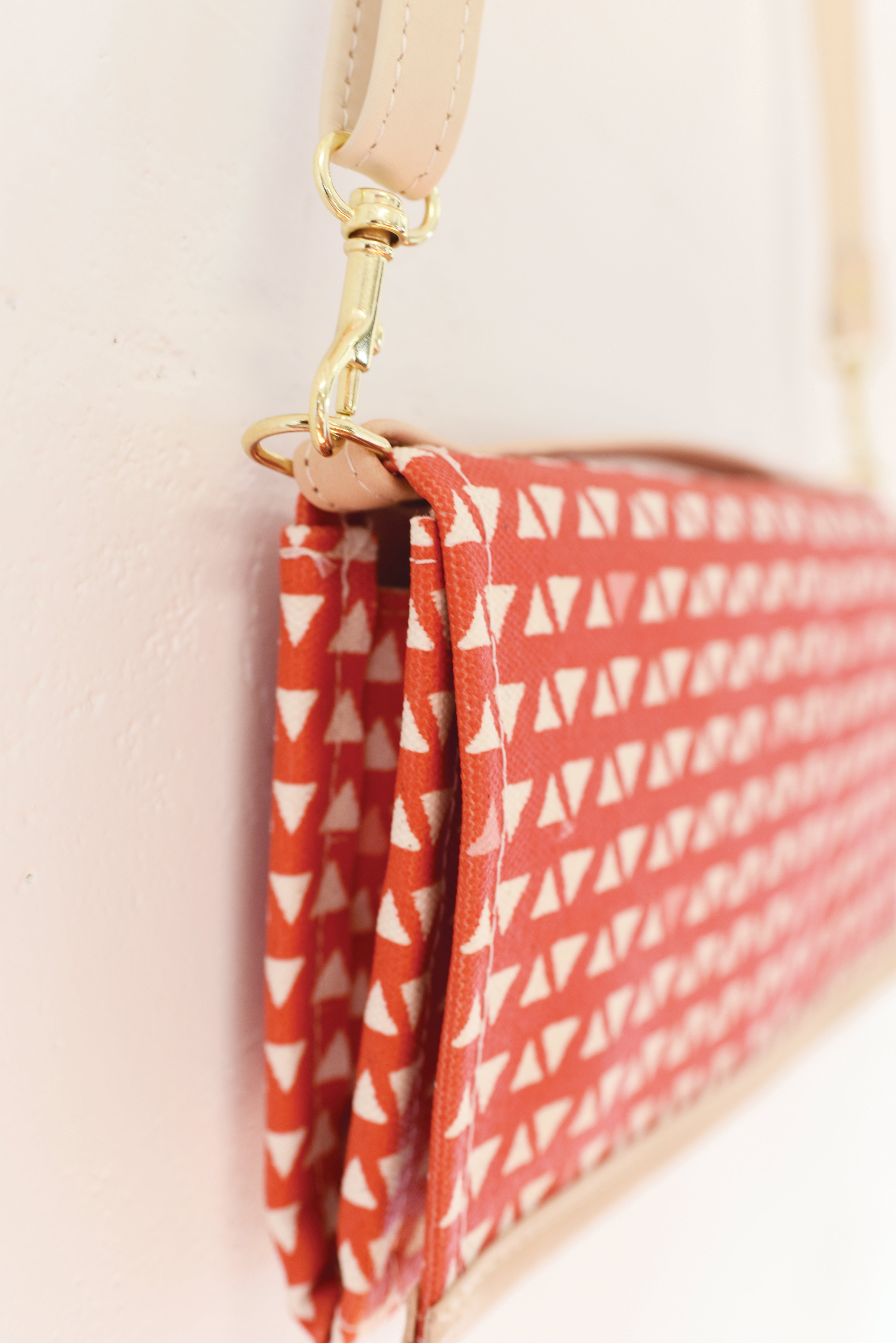THE ARYANA CREW TRIANGLES PRINT