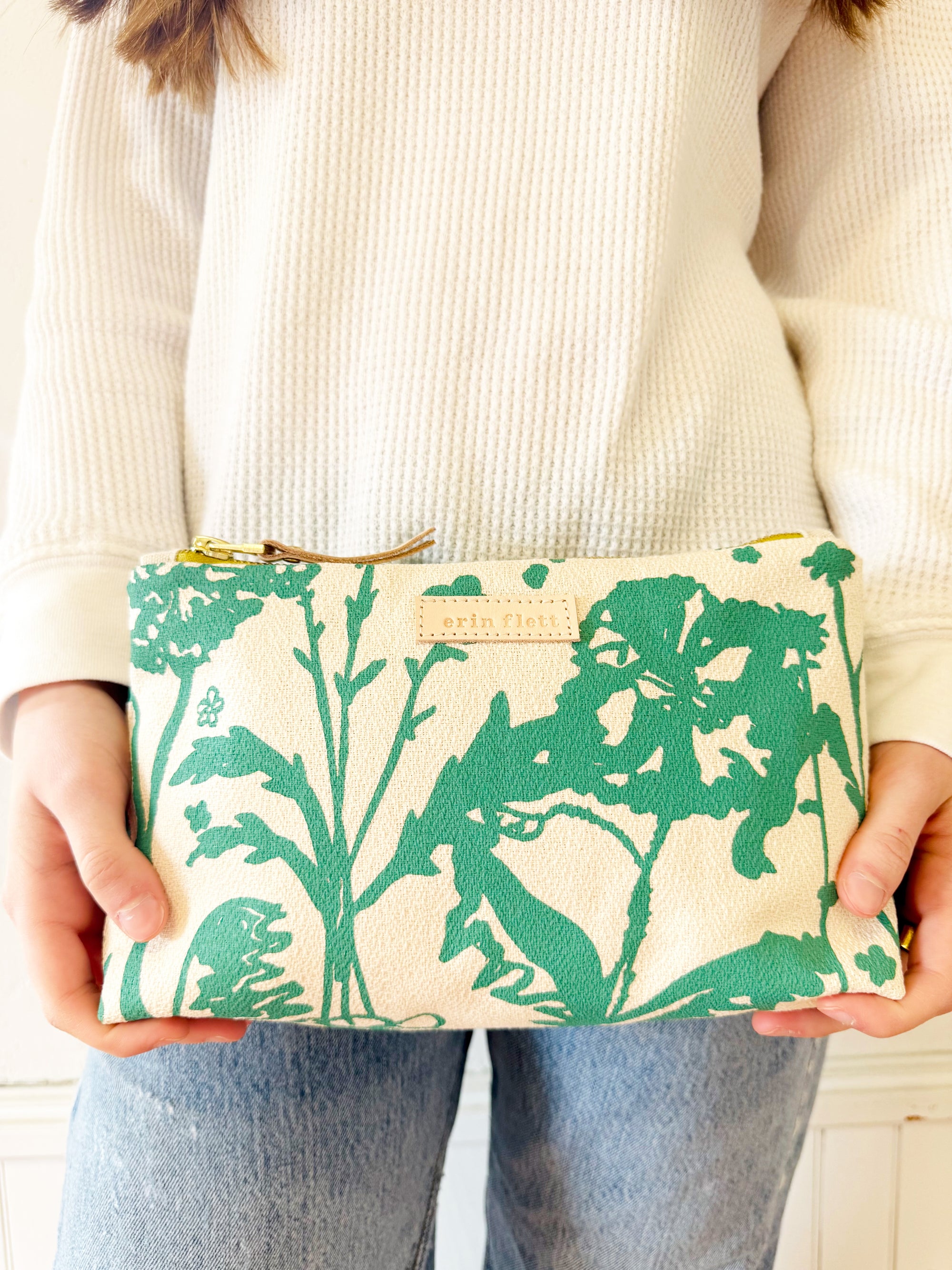 Laura Pouch