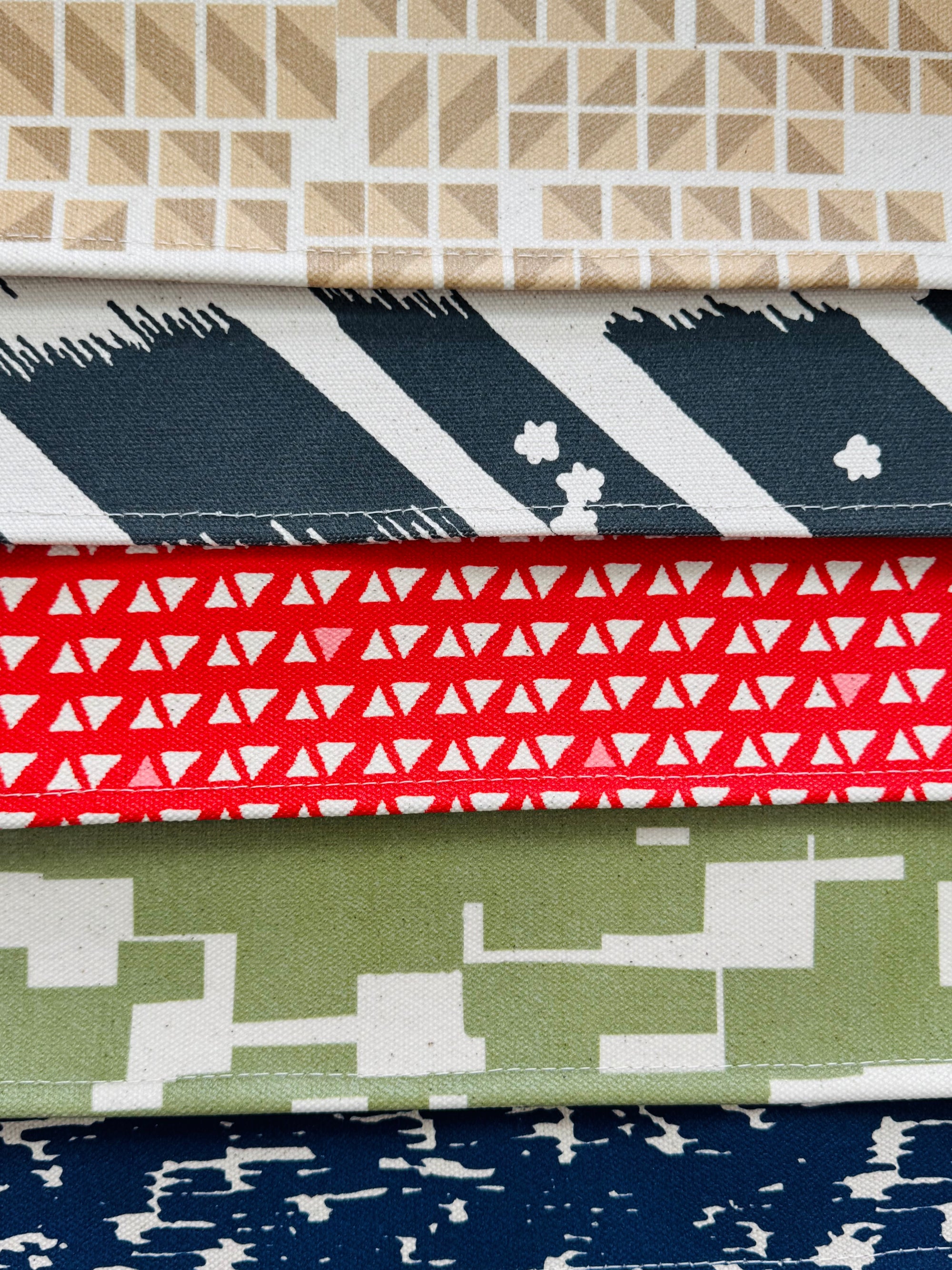 SET OF 4 PLACEMATS - SAND GEO SQUARES