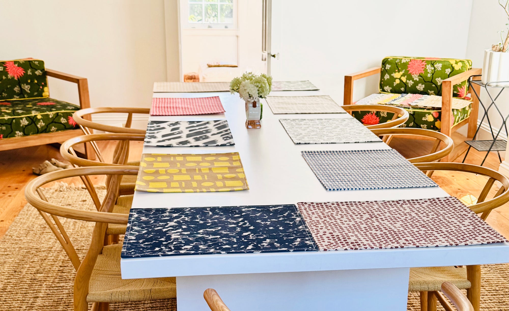 SET OF 4 PLACEMATS - RED TRIANGLES