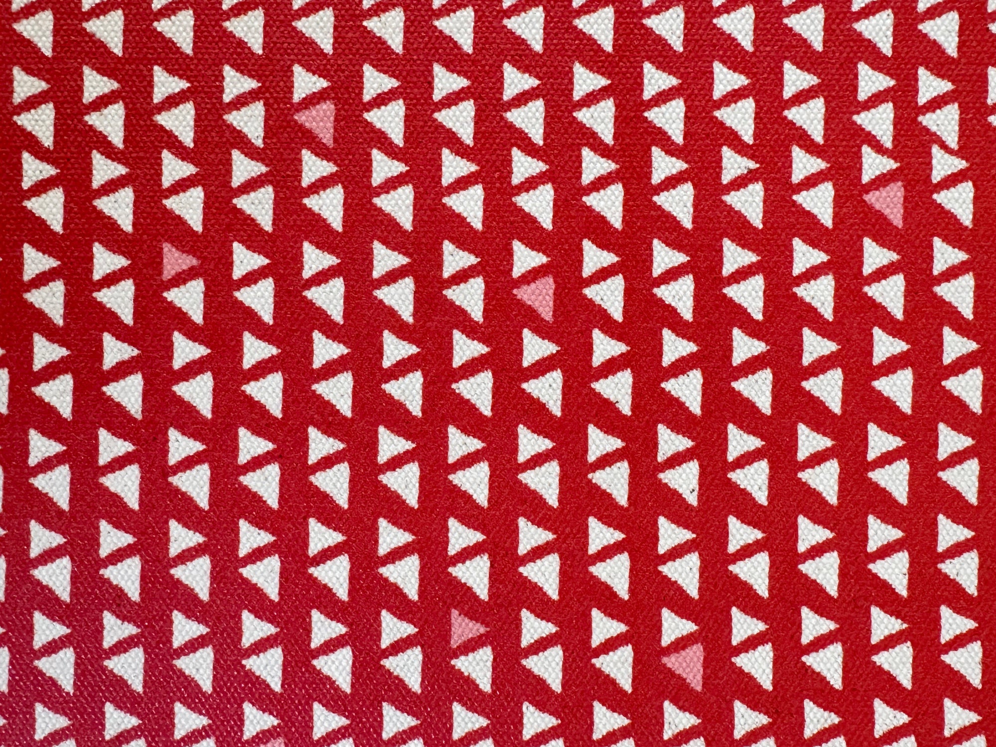 SET OF 4 PLACEMATS - RED TRIANGLES
