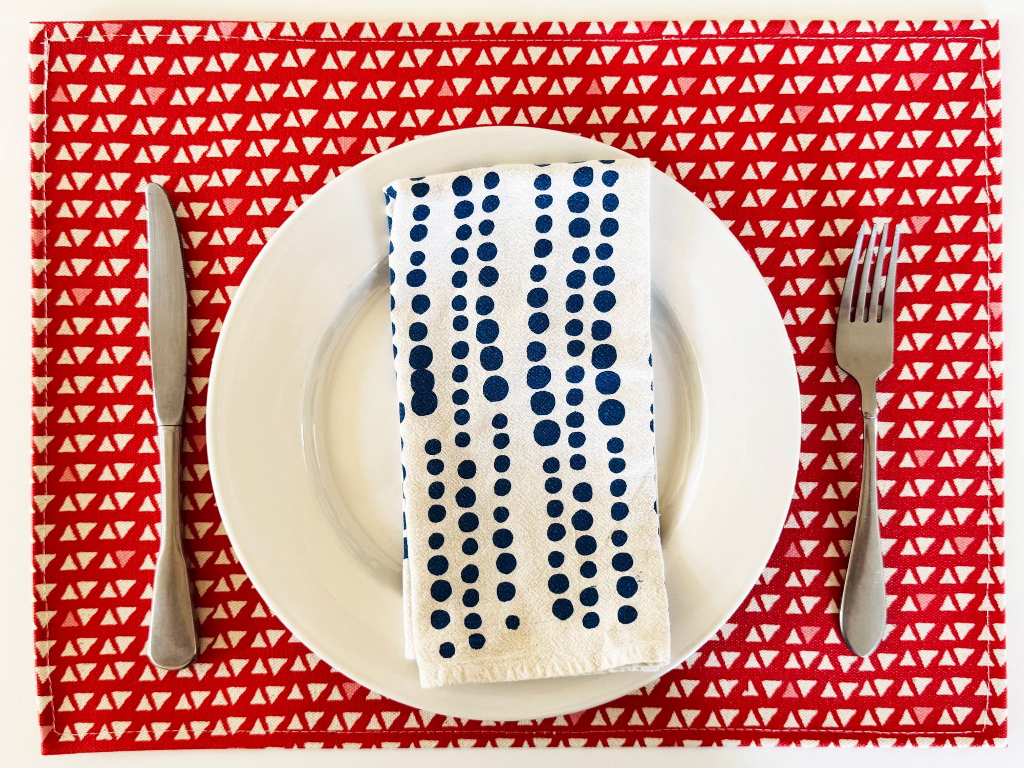 SET OF 4 PLACEMATS - RED TRIANGLES