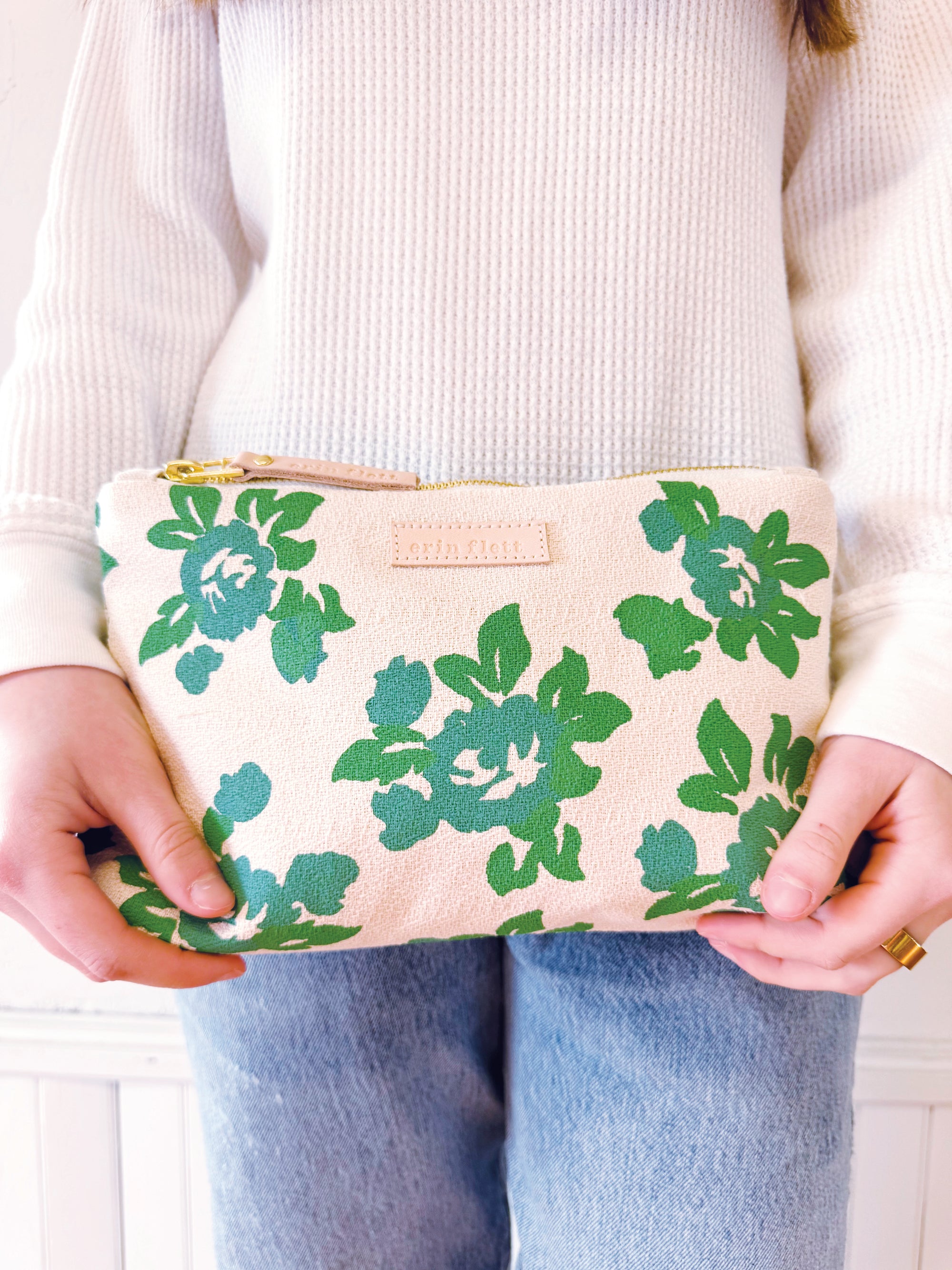 Laura Pouch