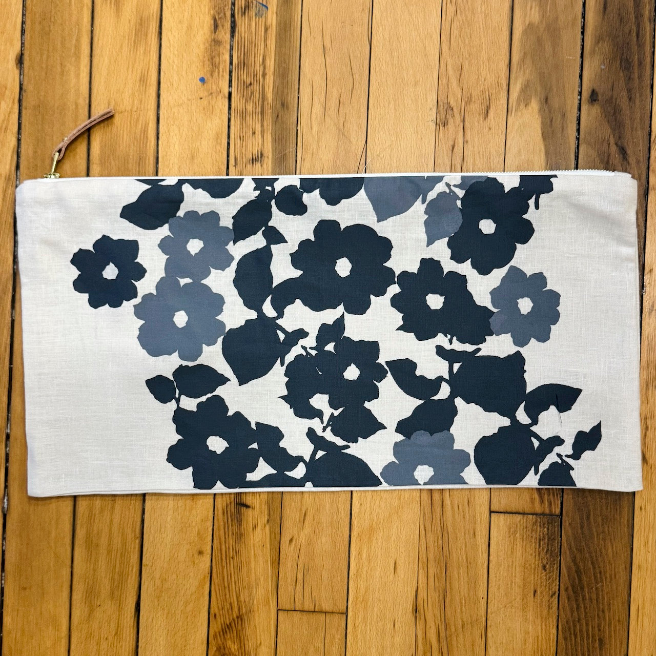10x20 Natural Linen Anita in Worn Black