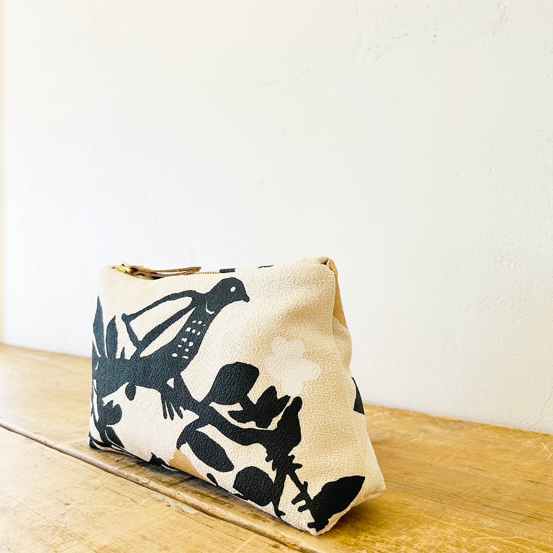 Laura Pouch