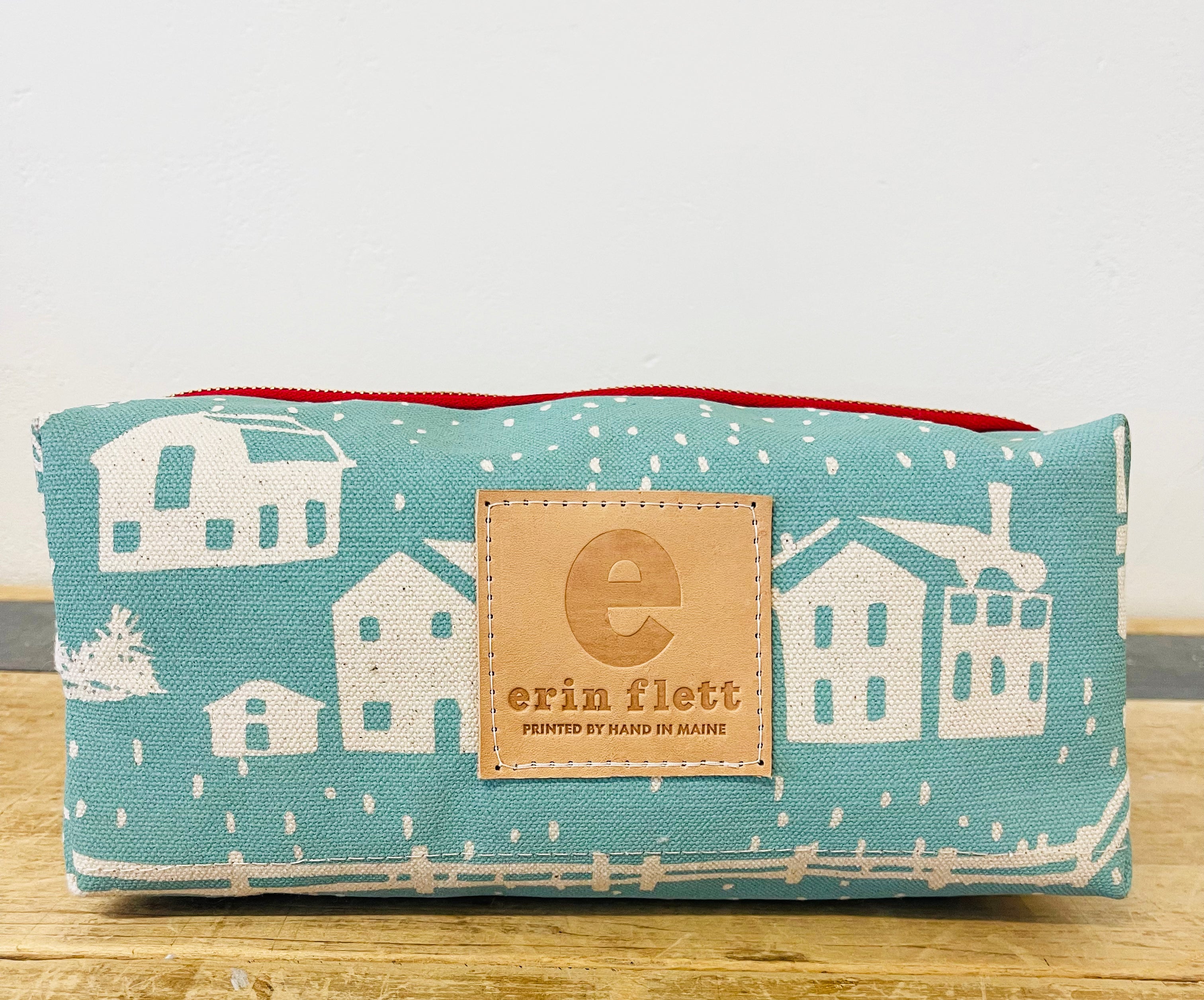 FARMHOUSE WINTER TOILE DOPP KIT
