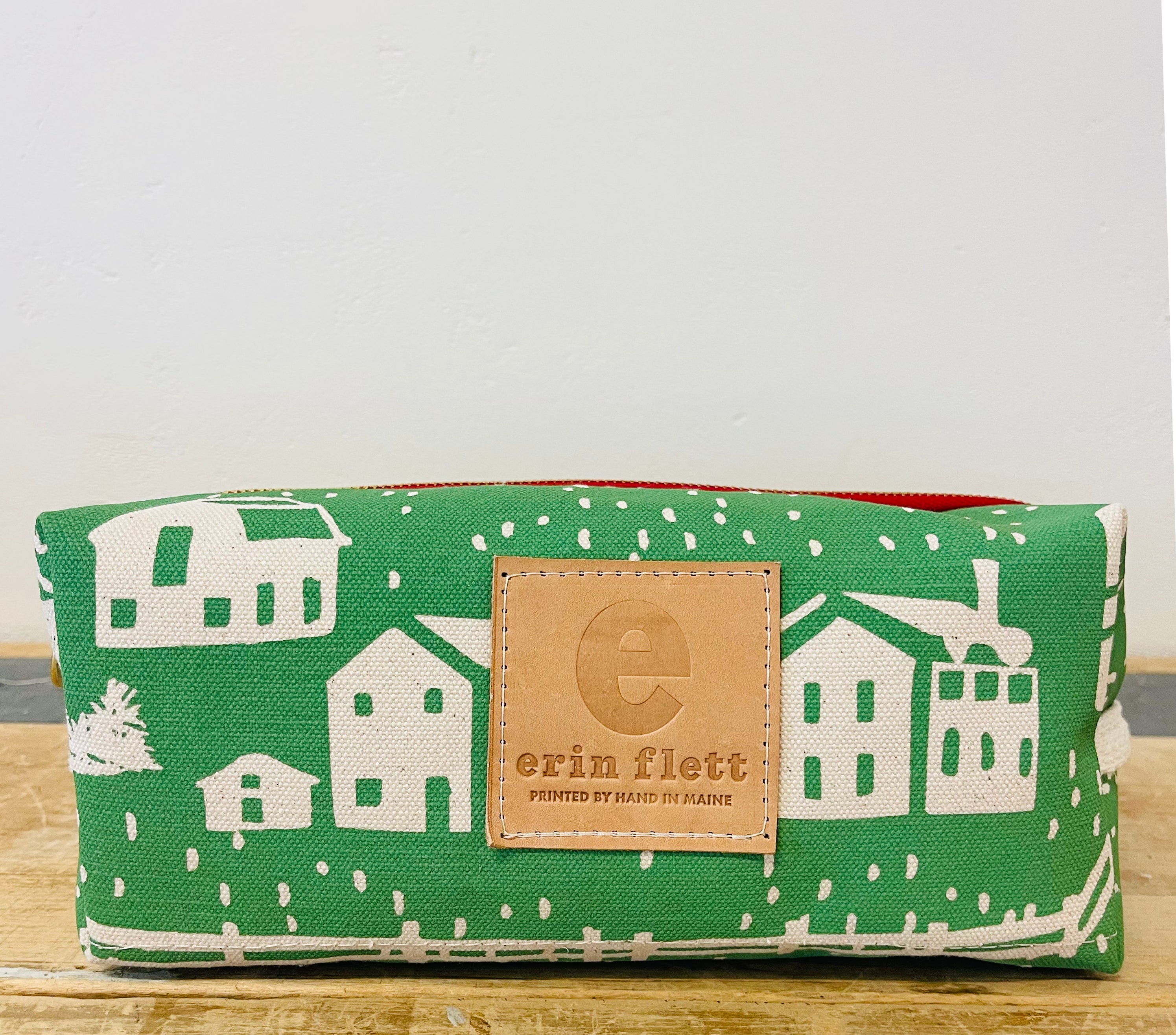 FARMHOUSE WINTER TOILE DOPP KIT