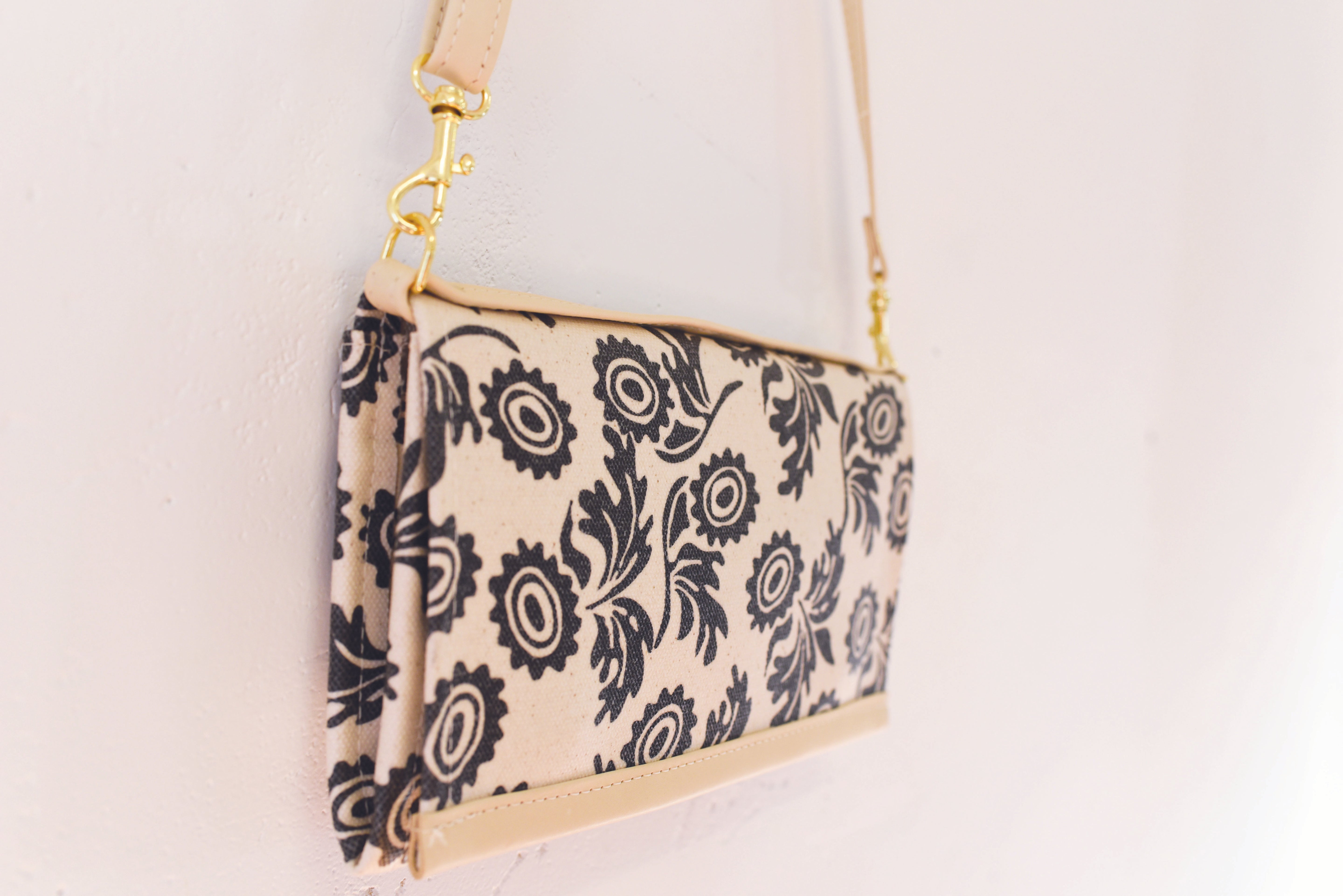 THE ARYANA WALLFLOWER PRINT