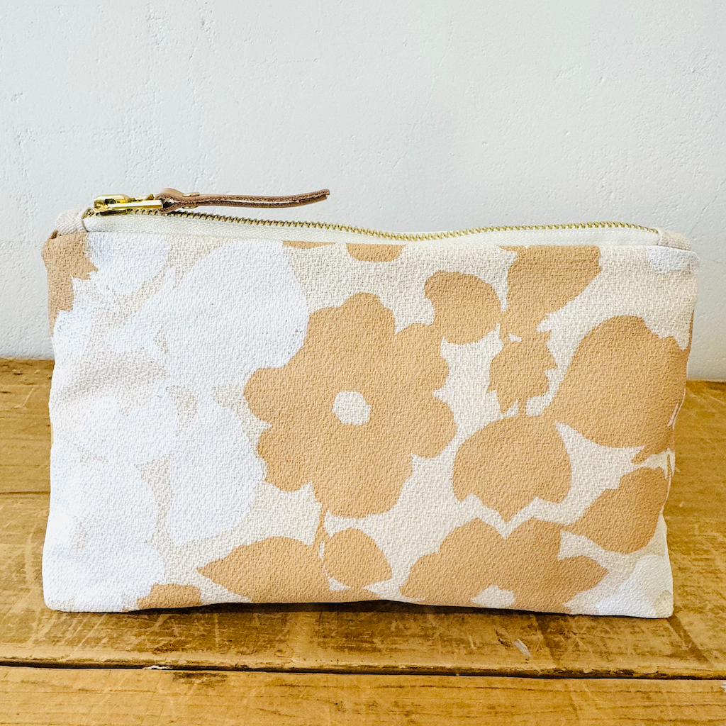 Laura Pouch