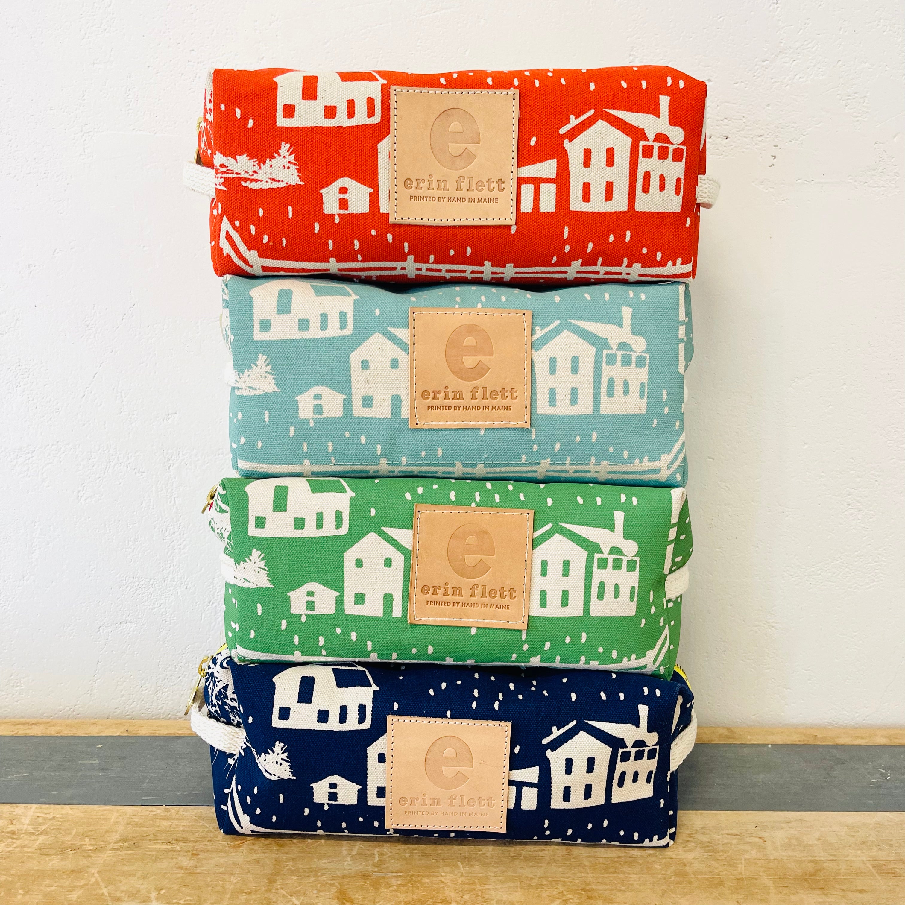 FARMHOUSE WINTER TOILE DOPP KIT