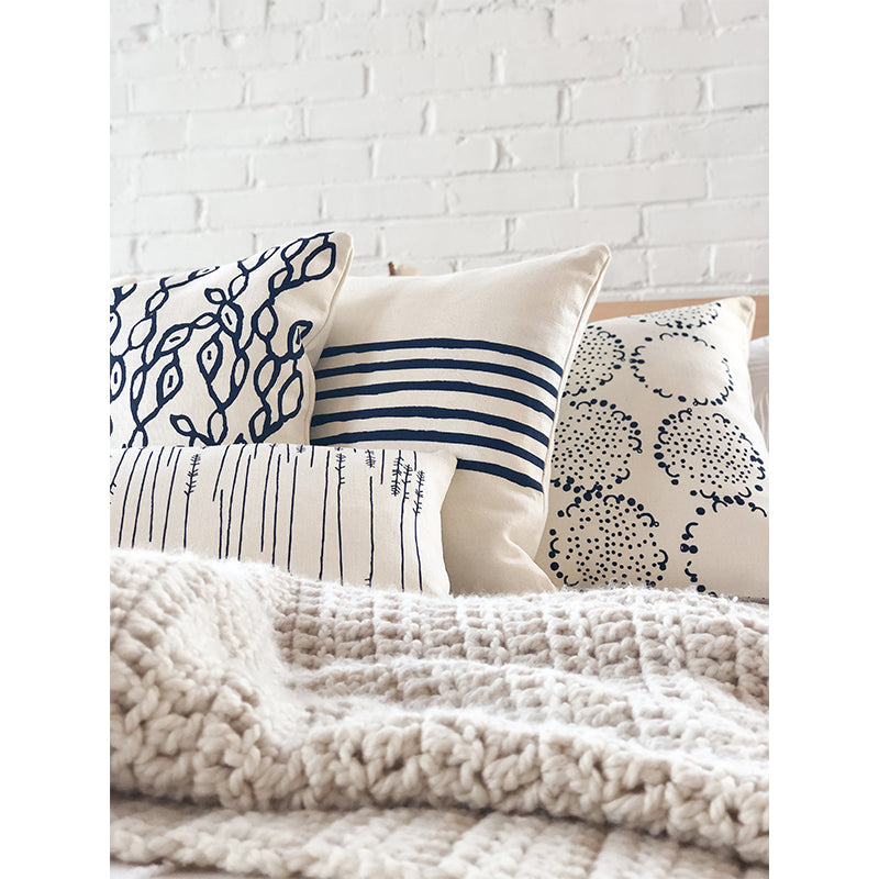 NAVY PODS LUMBAR PILLOW