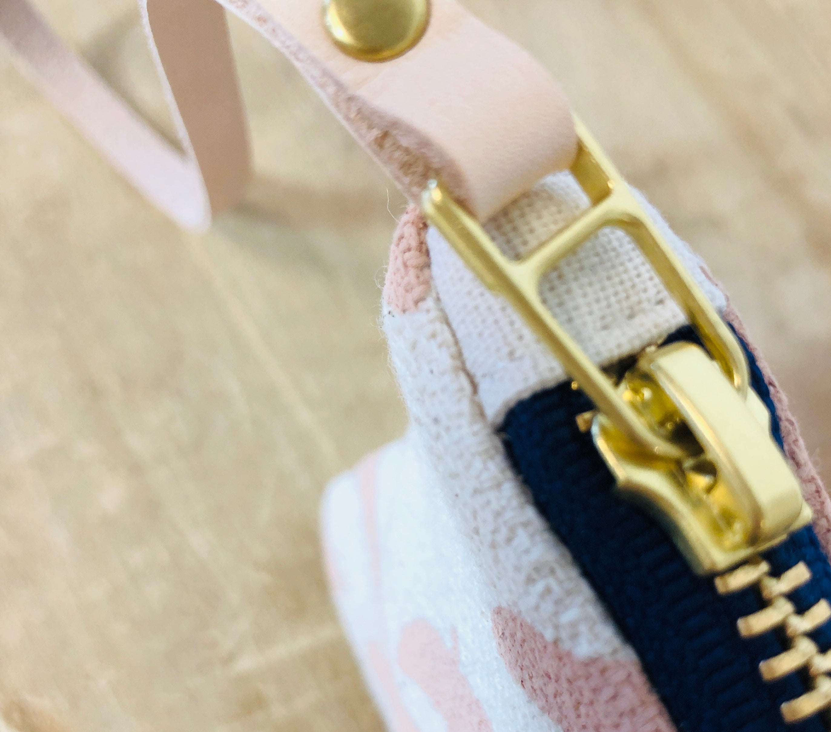 DUSTY PINK FLIGHT WRISTLET