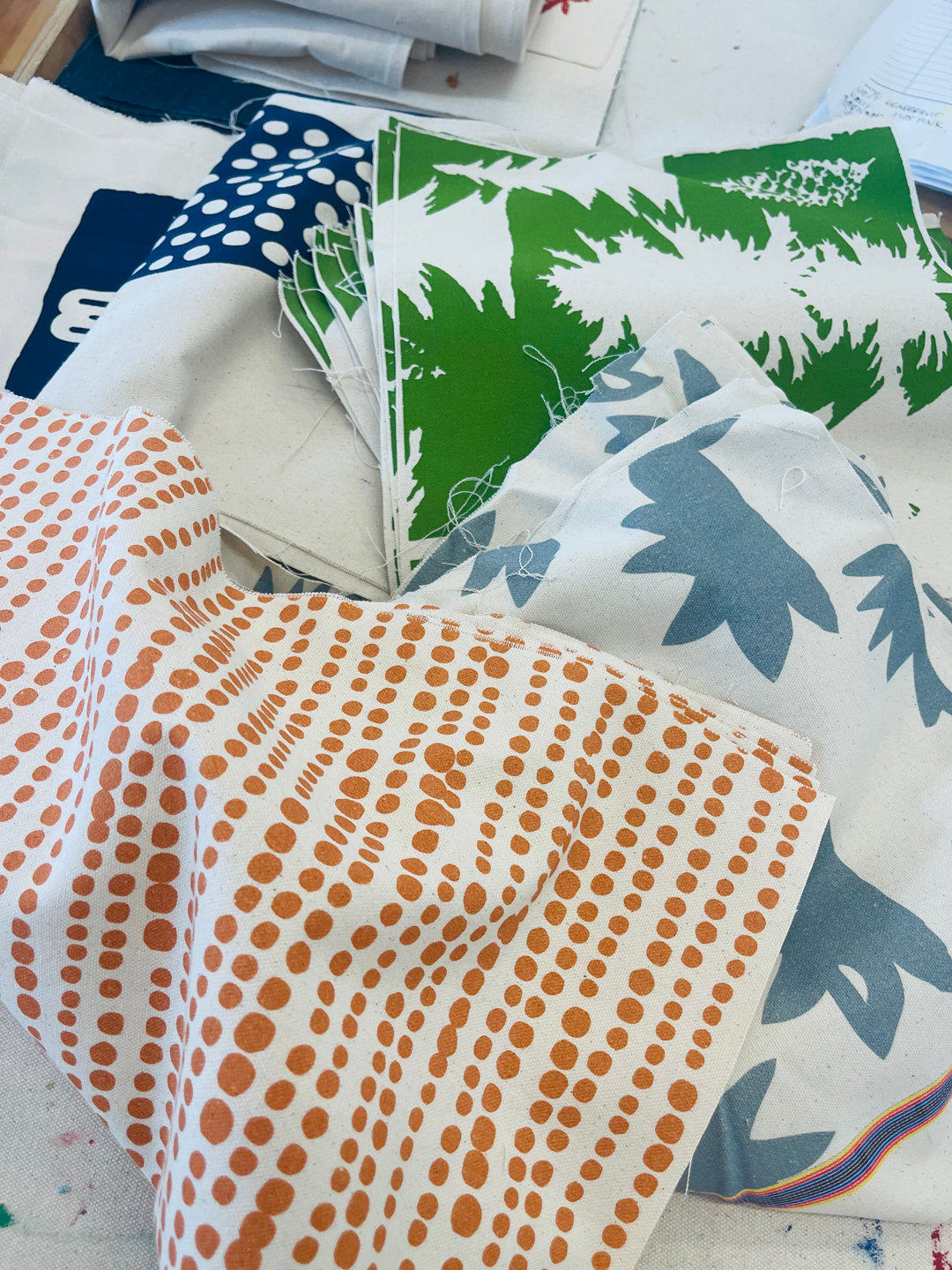 PRINTED COTTON FABRIC SCRAPS