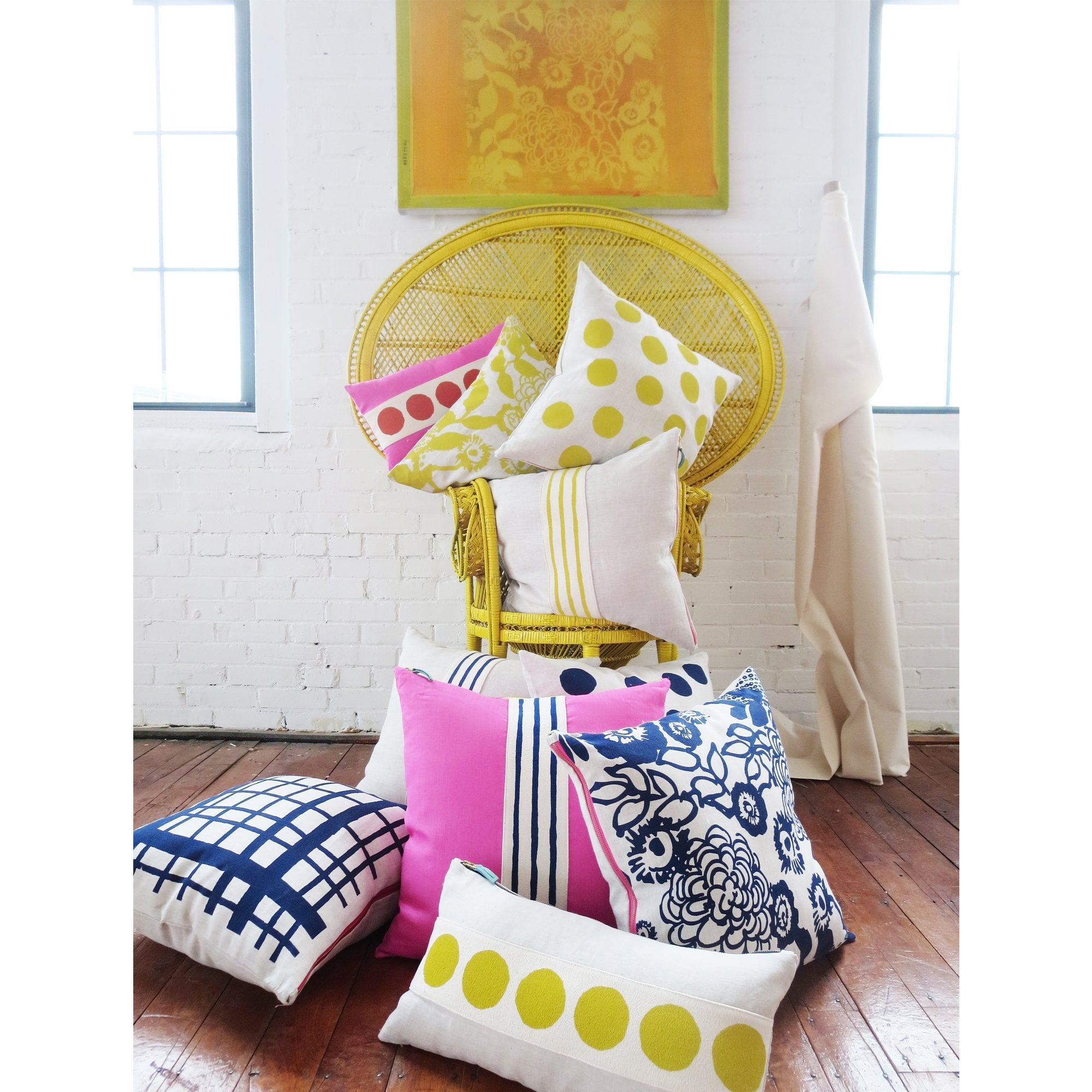 HOT PINK FLORAL GARDEN LINEN PILLOW