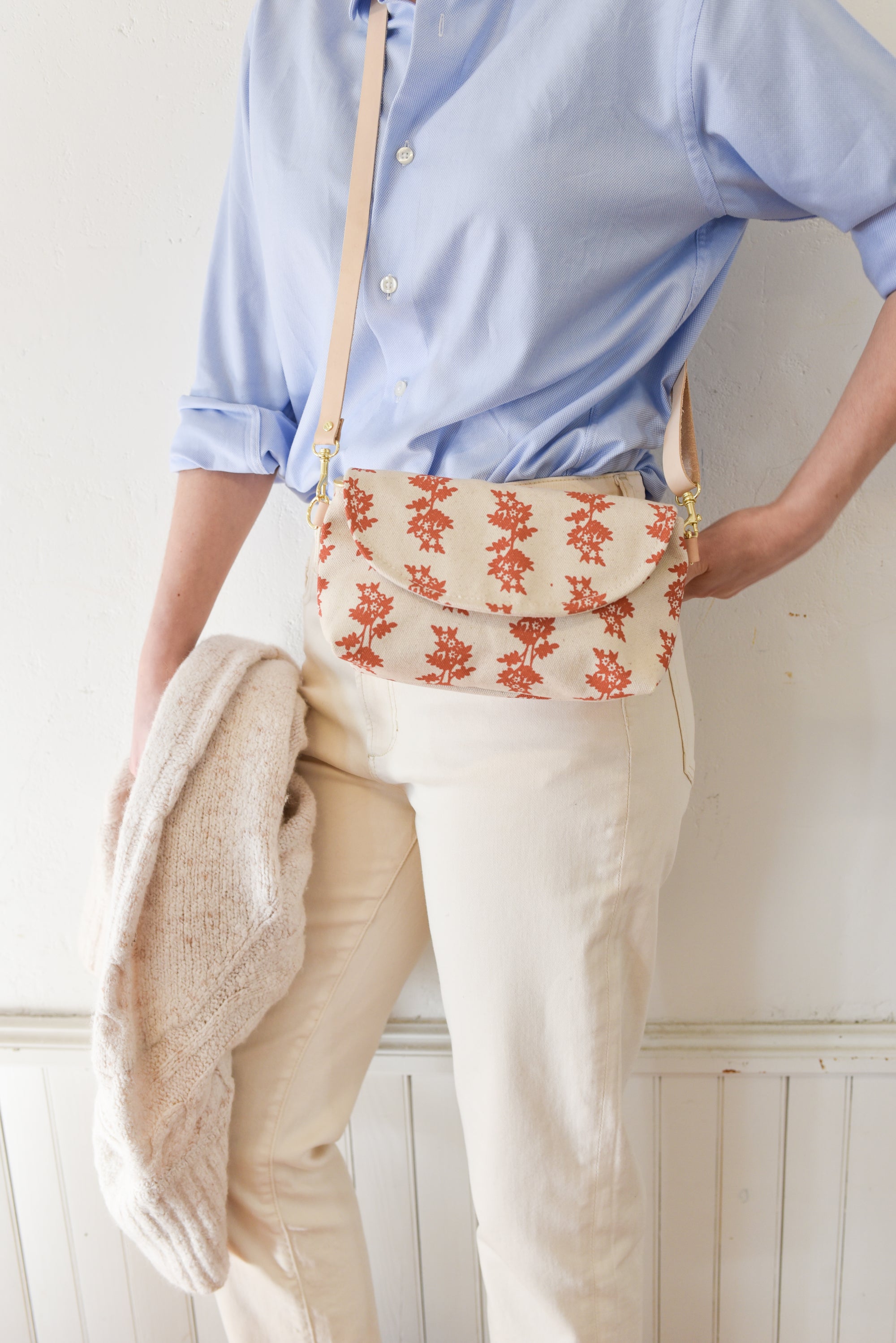Libby Mini Crossbody Bag - Daisies