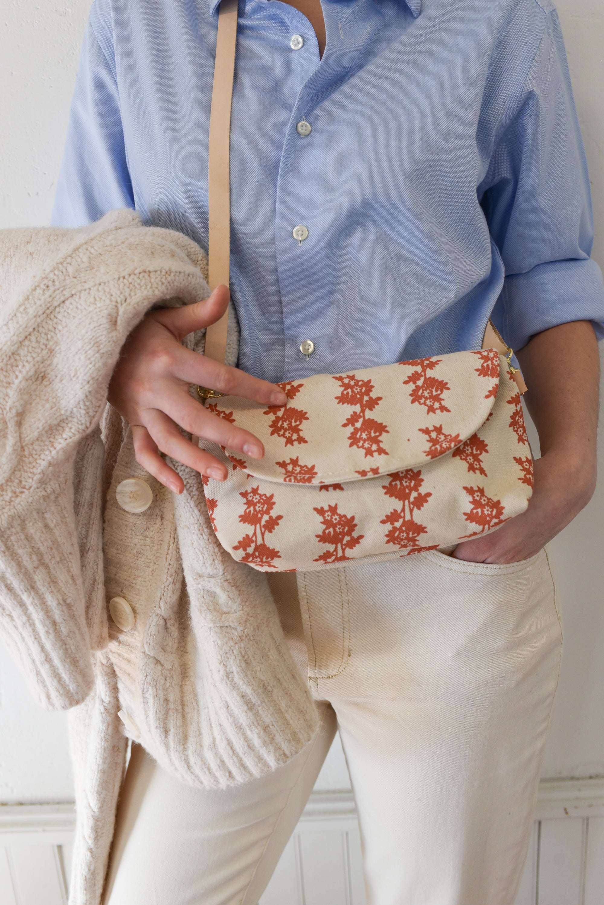 Libby Mini Crossbody Bag - Daisies
