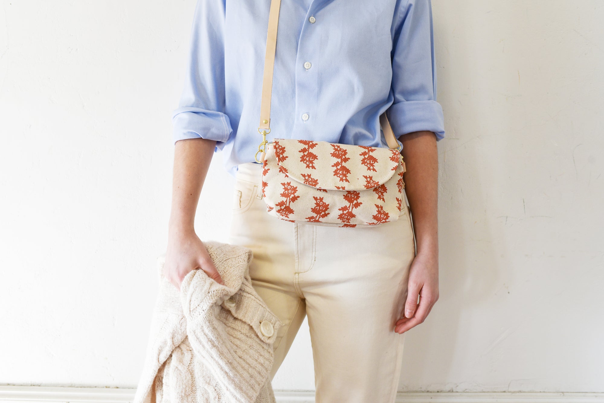 Libby Mini Crossbody Bag - Daisies