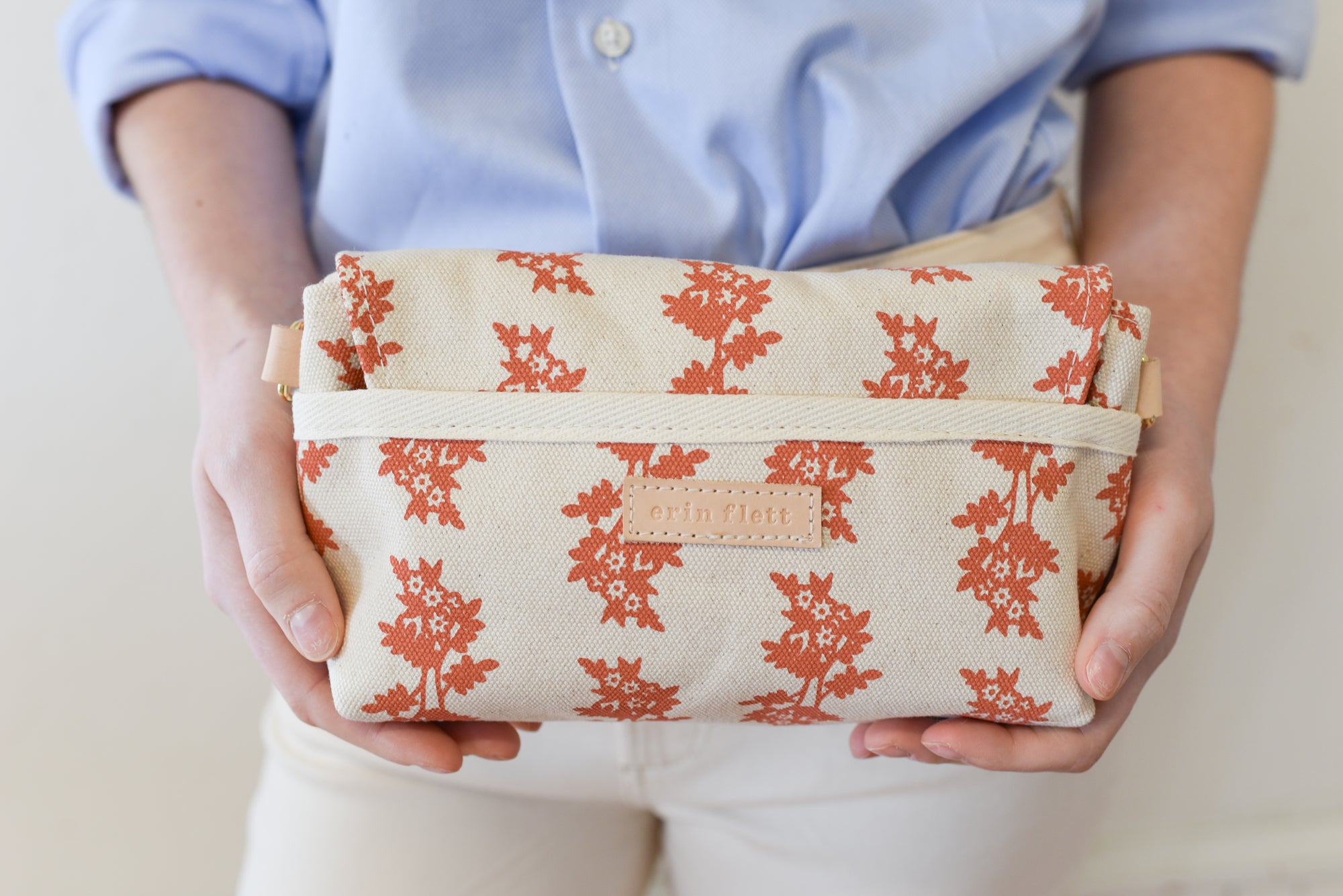 Libby Mini Crossbody Bag - Daisies