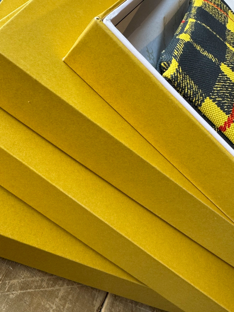 New CLUTCH GIFT SET Yellow Tartan