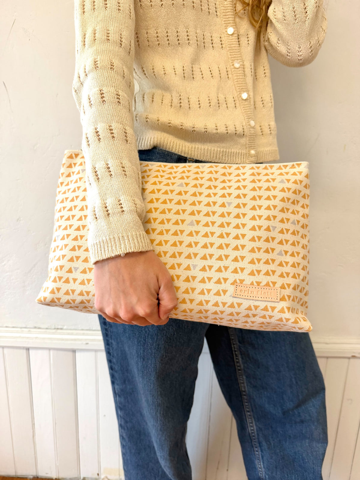 COATED CANVAS TRAVEL SET - SAND GRAY TRIANGLE