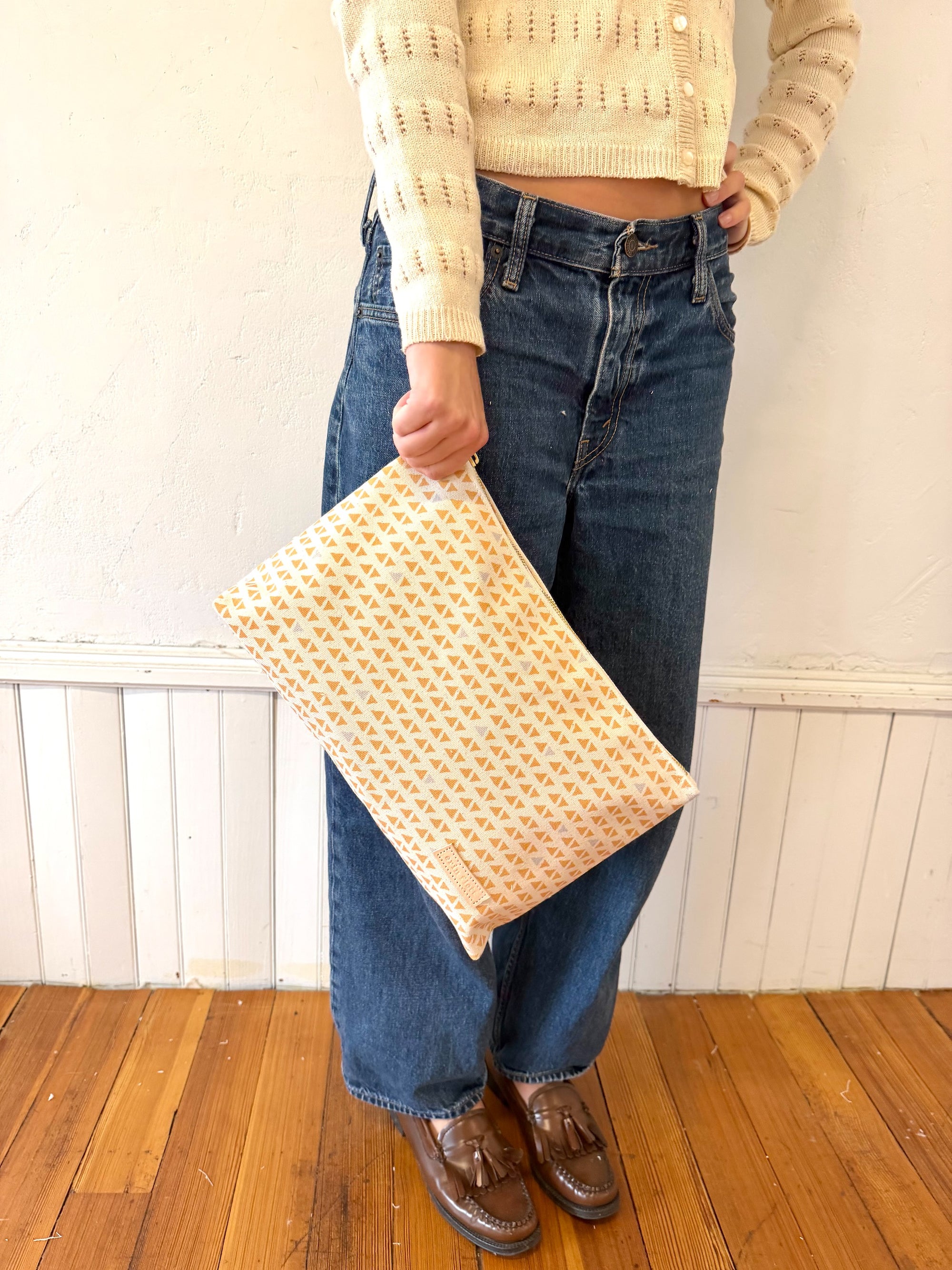 COATED CANVAS TRAVEL SET - SAND GRAY TRIANGLE
