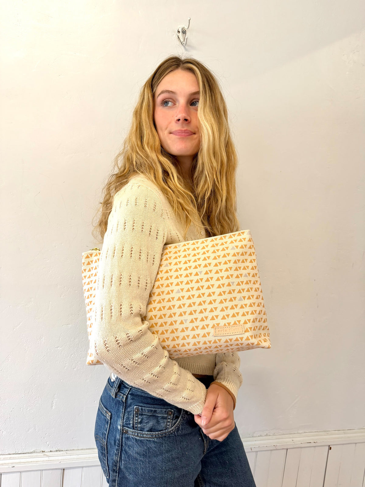 COATED CANVAS TRAVEL SET - SAND GRAY TRIANGLE