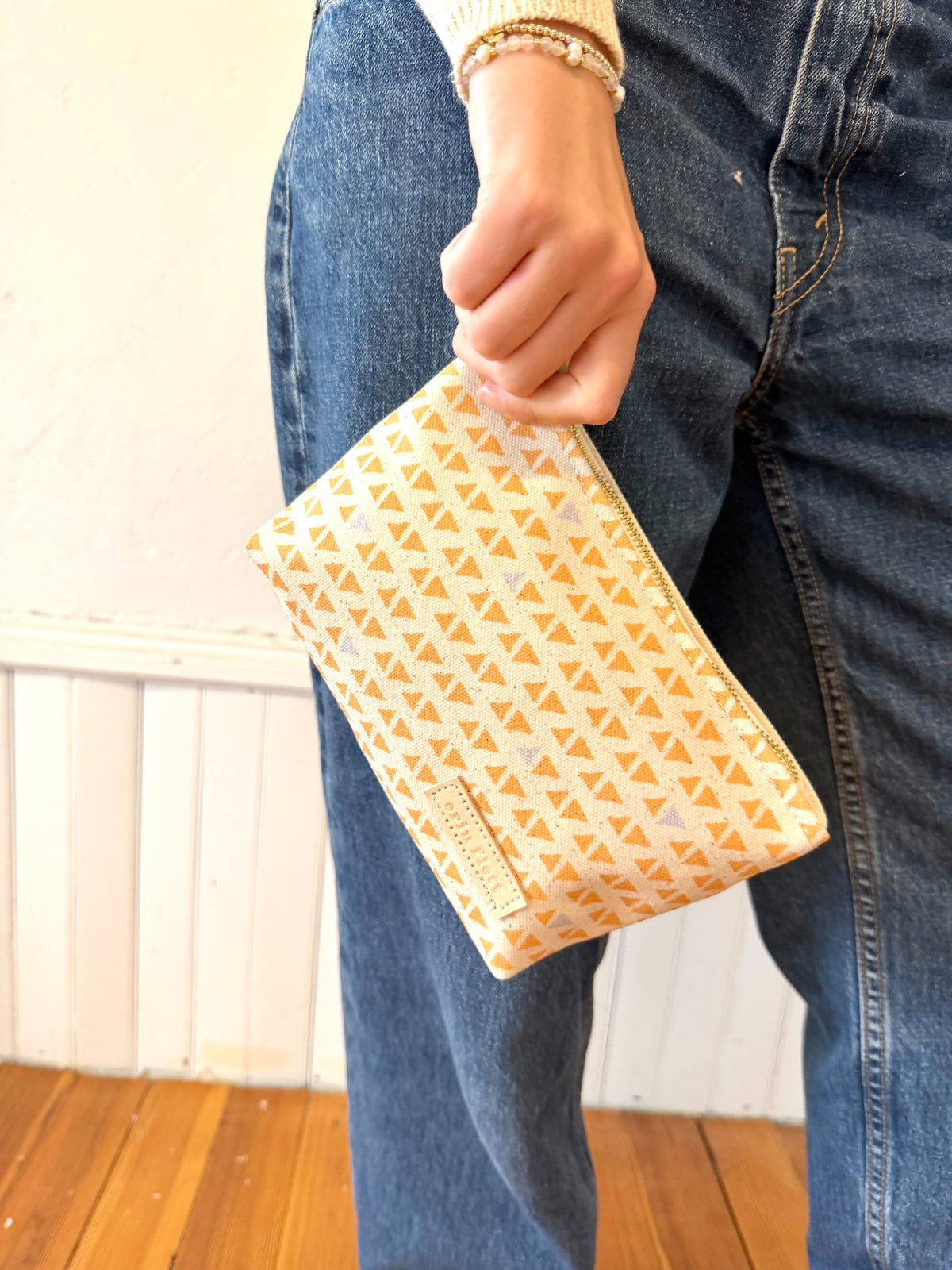 COATED CANVAS TRAVEL SET - SAND GRAY TRIANGLE