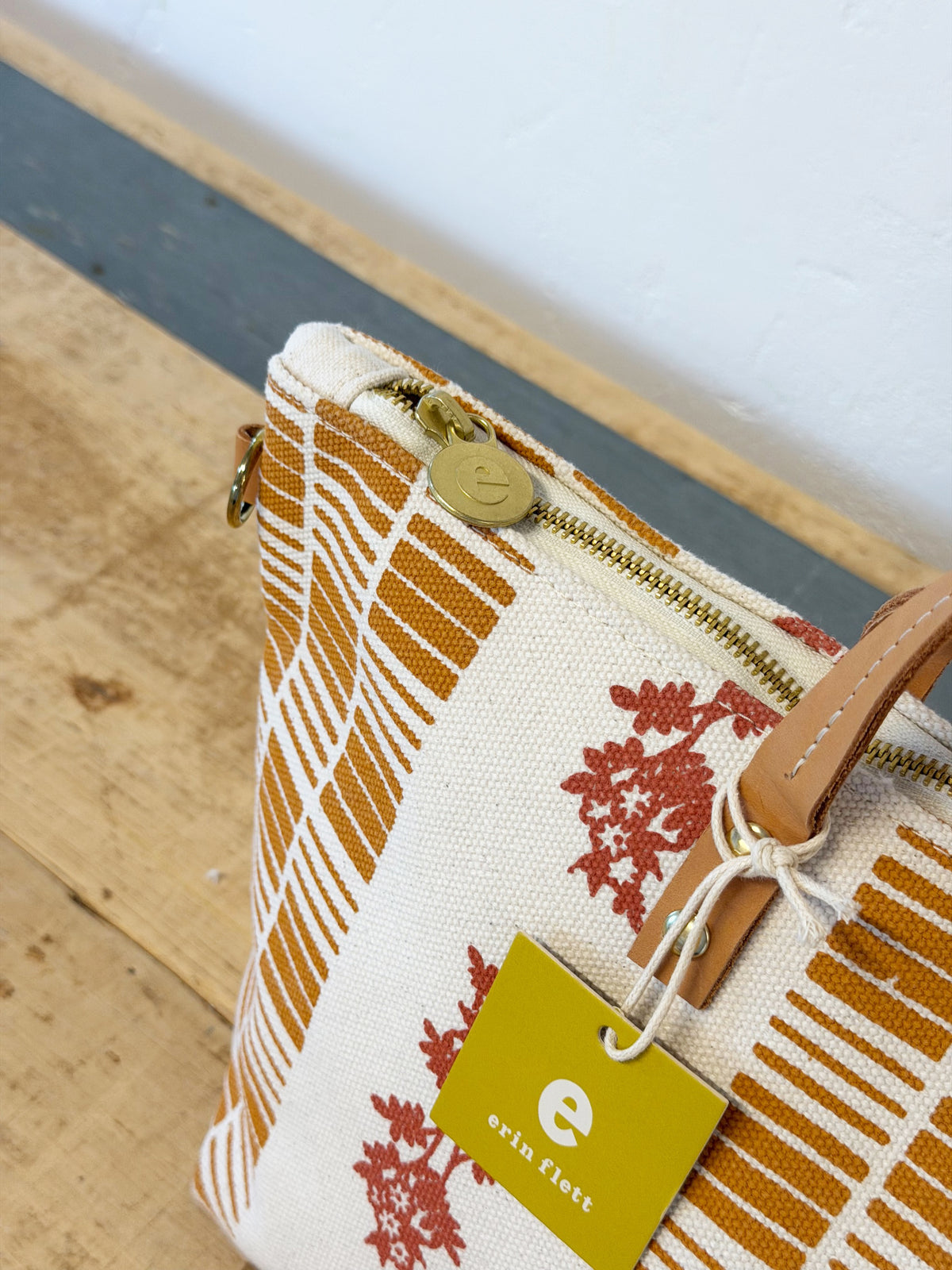 GEO DAISIES MANGO LIPSTICK LARGE SATCHEL