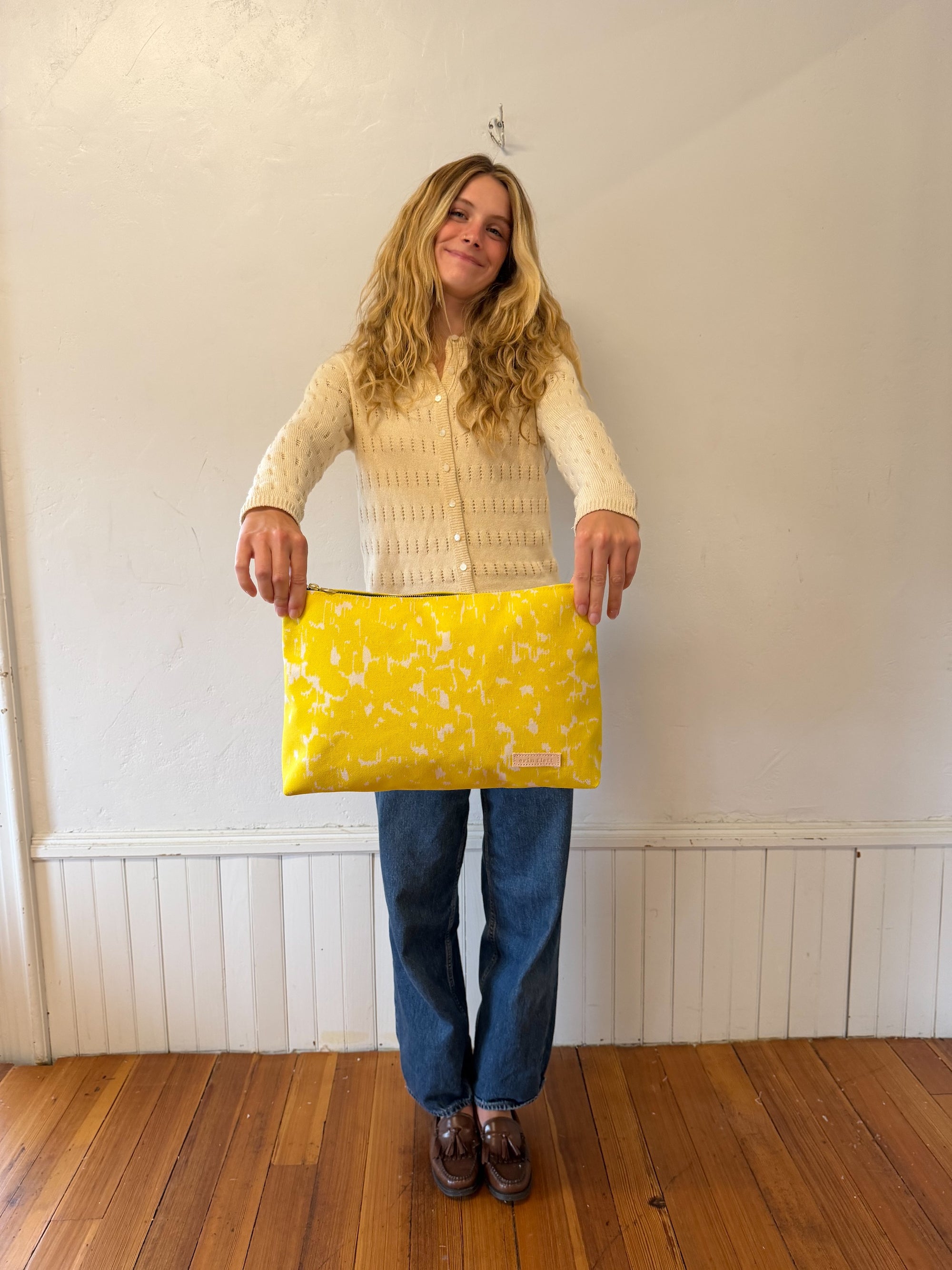 COATED CANVAS TRAVEL SET - CHARCOAL YELLOW