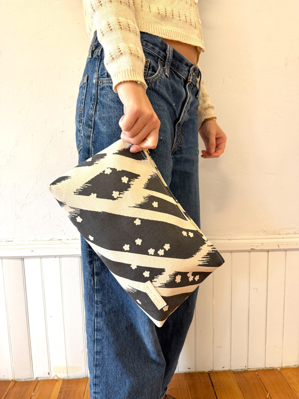 COATED CANVAS LARGE ZIP ONLY - MAGIC CARPET DESIGN