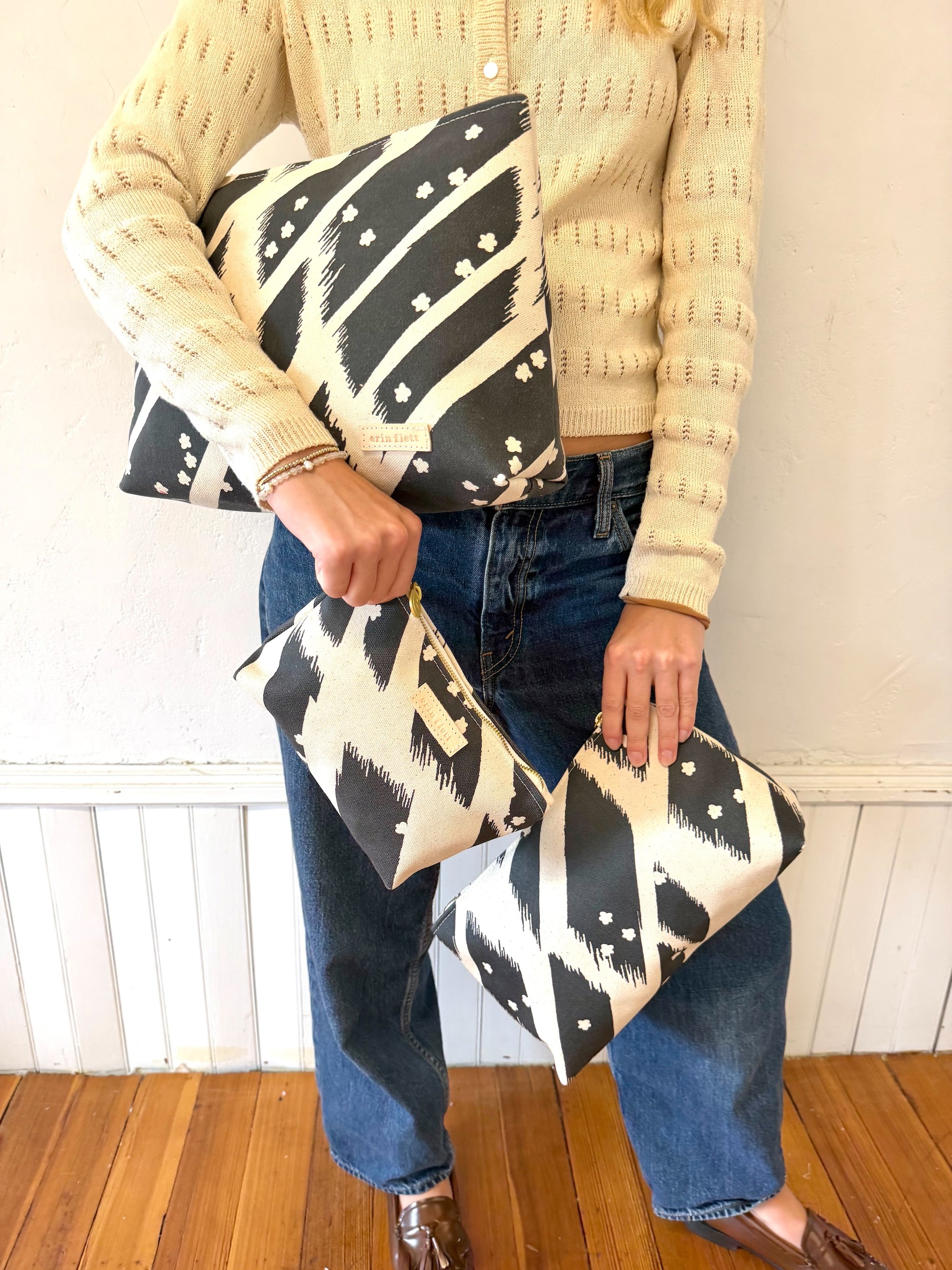 COATED CANVAS TRAVEL SET - MAGIC CARPET DESIGN