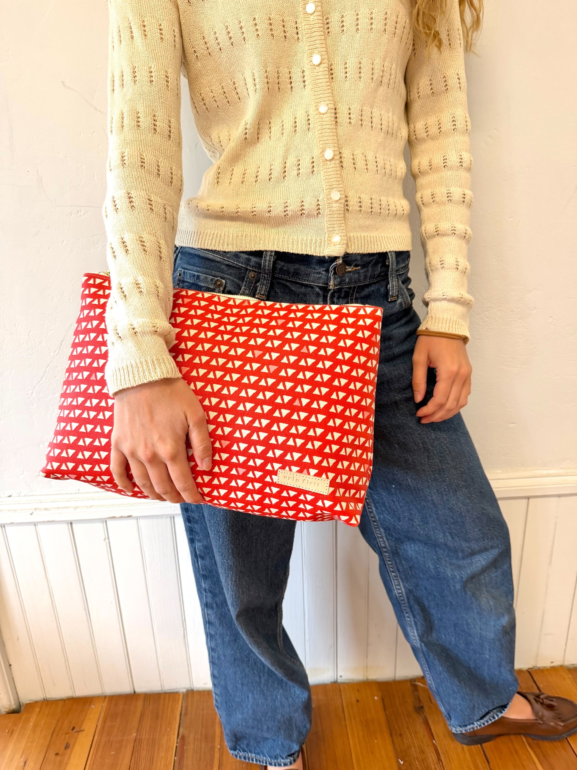 COATED CANVAS LARGE ZIP ONLY - RED TRIANGLES