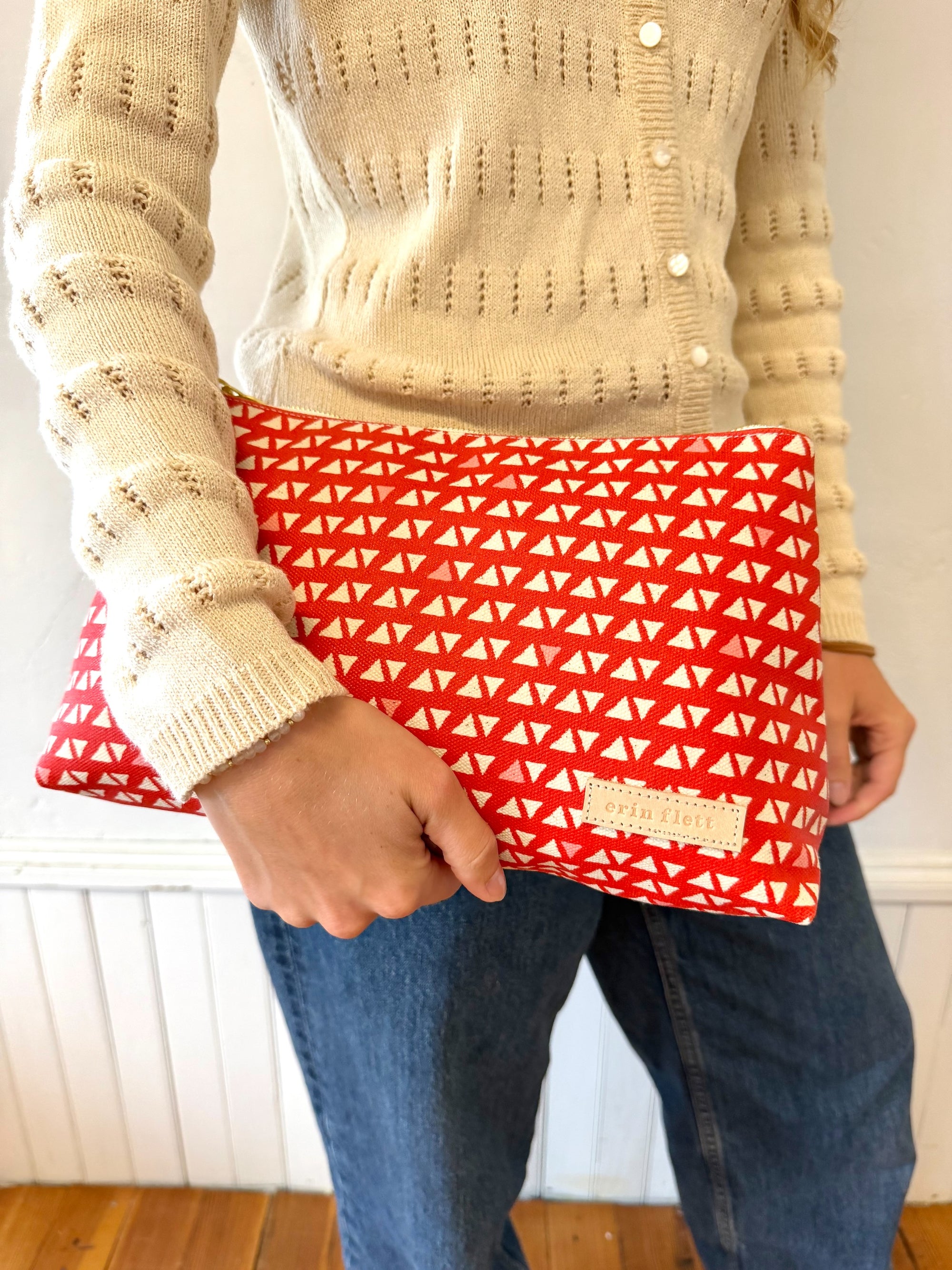 COATED CANVAS TRAVEL SET - RED TRIANGLES