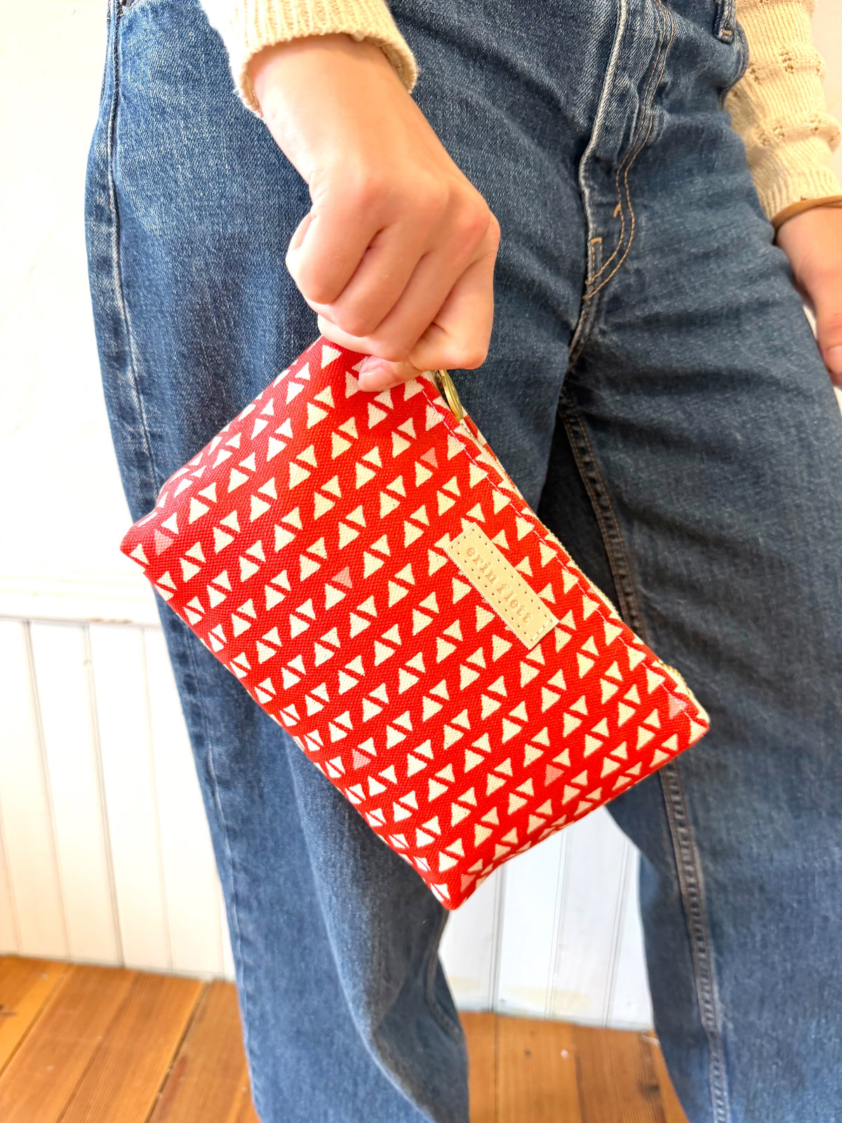 COATED CANVAS TRAVEL SET - RED TRIANGLES
