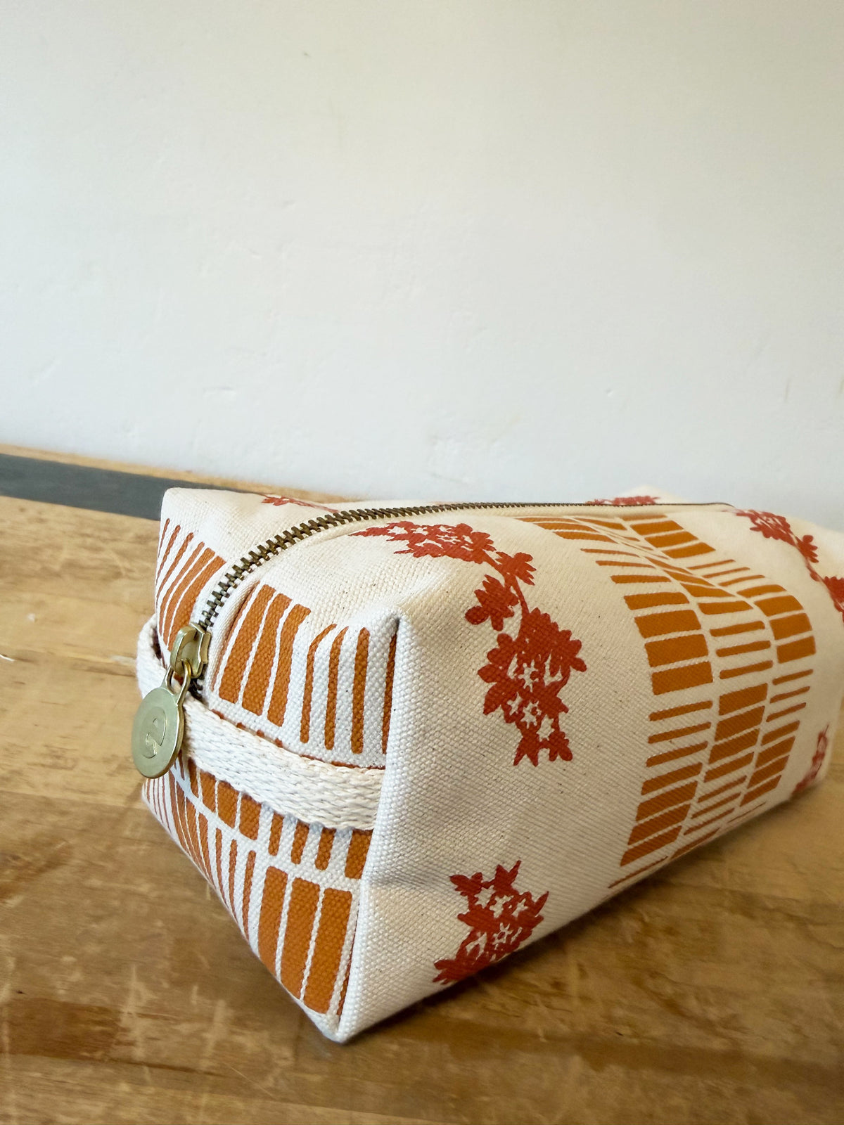 DOPP KIT GEO DAISIES MANGO + LIPSTICK