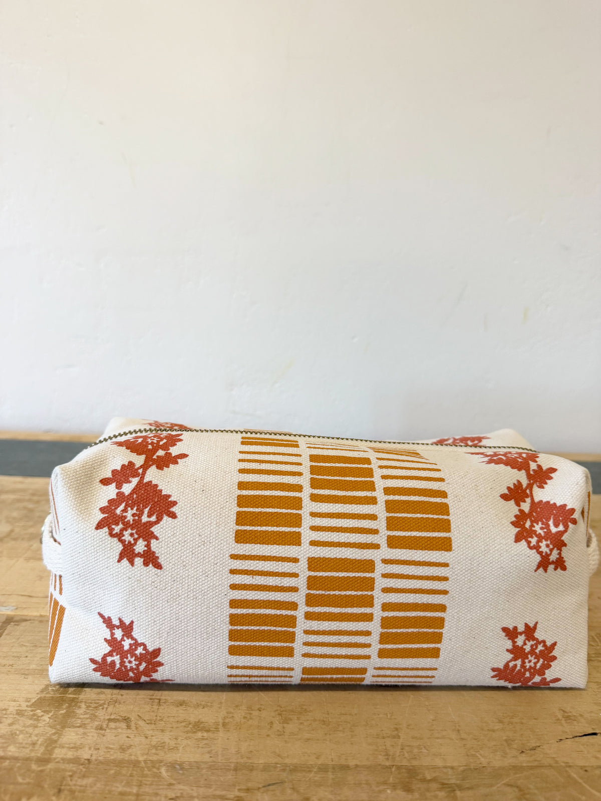 DOPP KIT GEO DAISIES MANGO + LIPSTICK