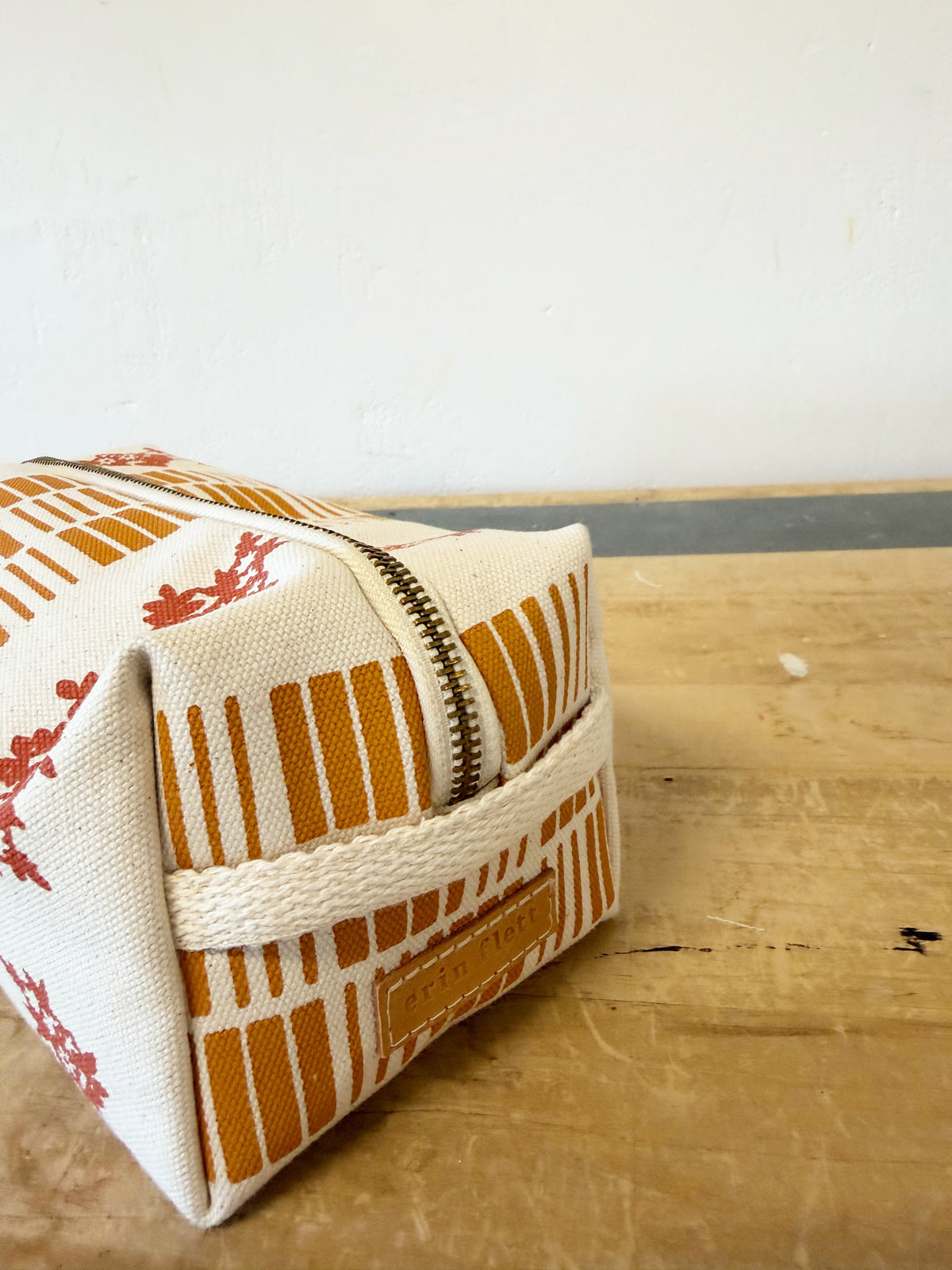 DOPP KIT GEO DAISIES MANGO + LIPSTICK