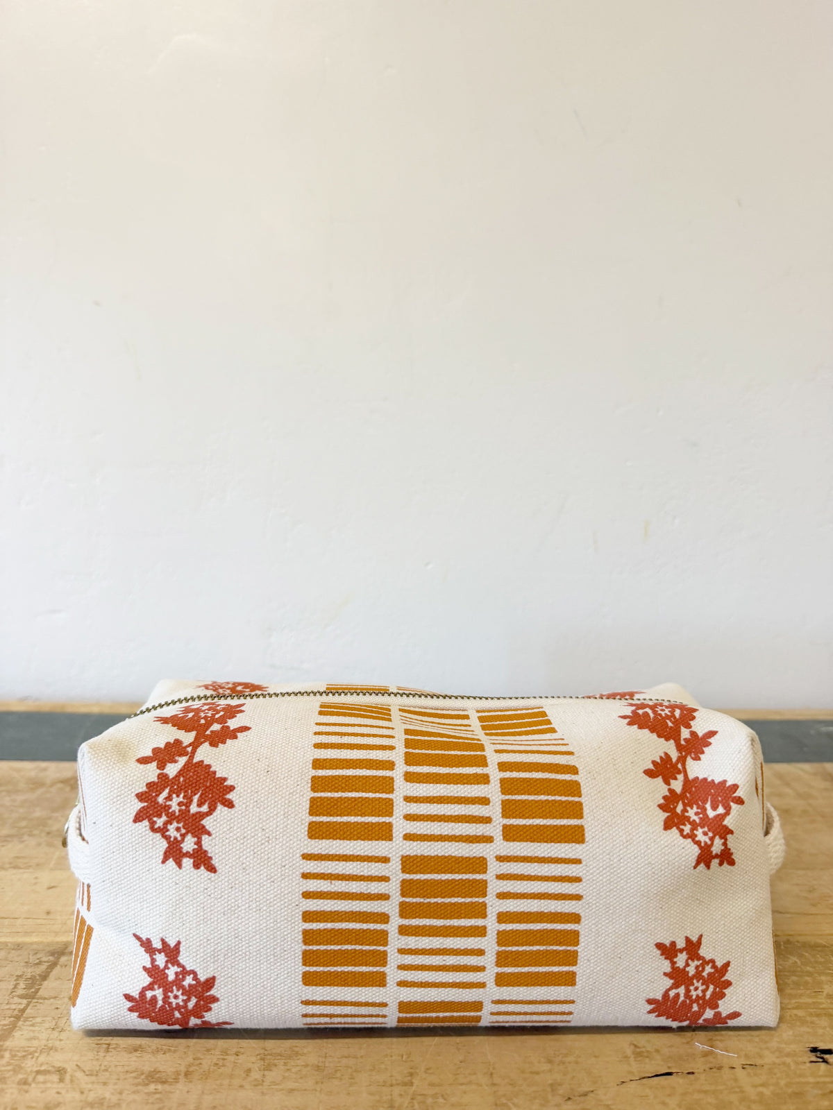 DOPP KIT GEO DAISIES MANGO + LIPSTICK