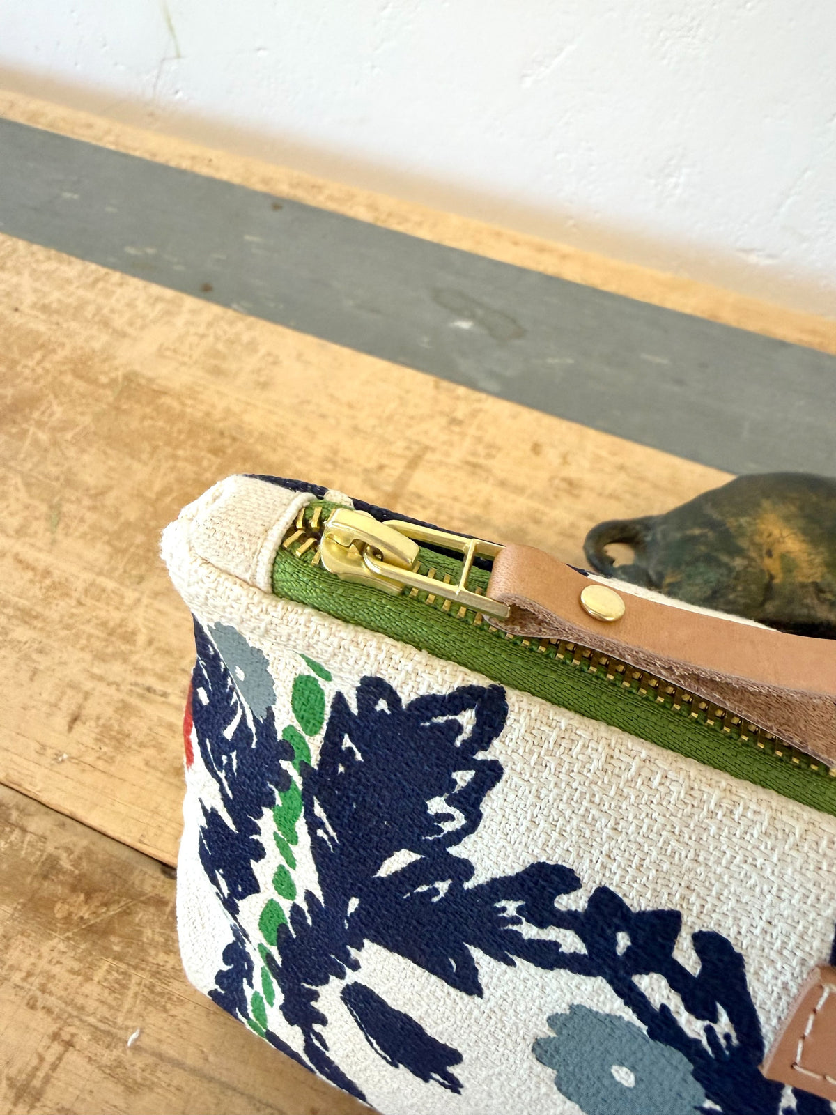NAVY FOLKLORE LAURA BAG
