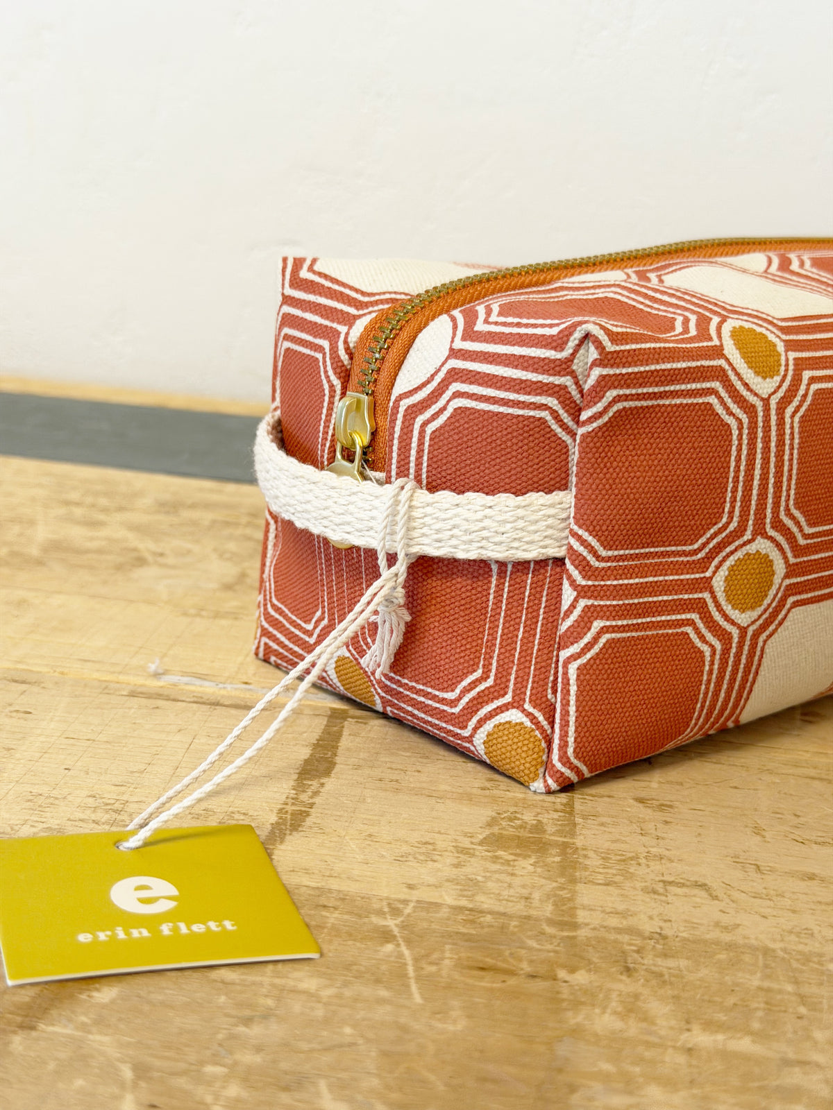 DOPP KIT VINTAGE TILE MANGO + LIPSTICK